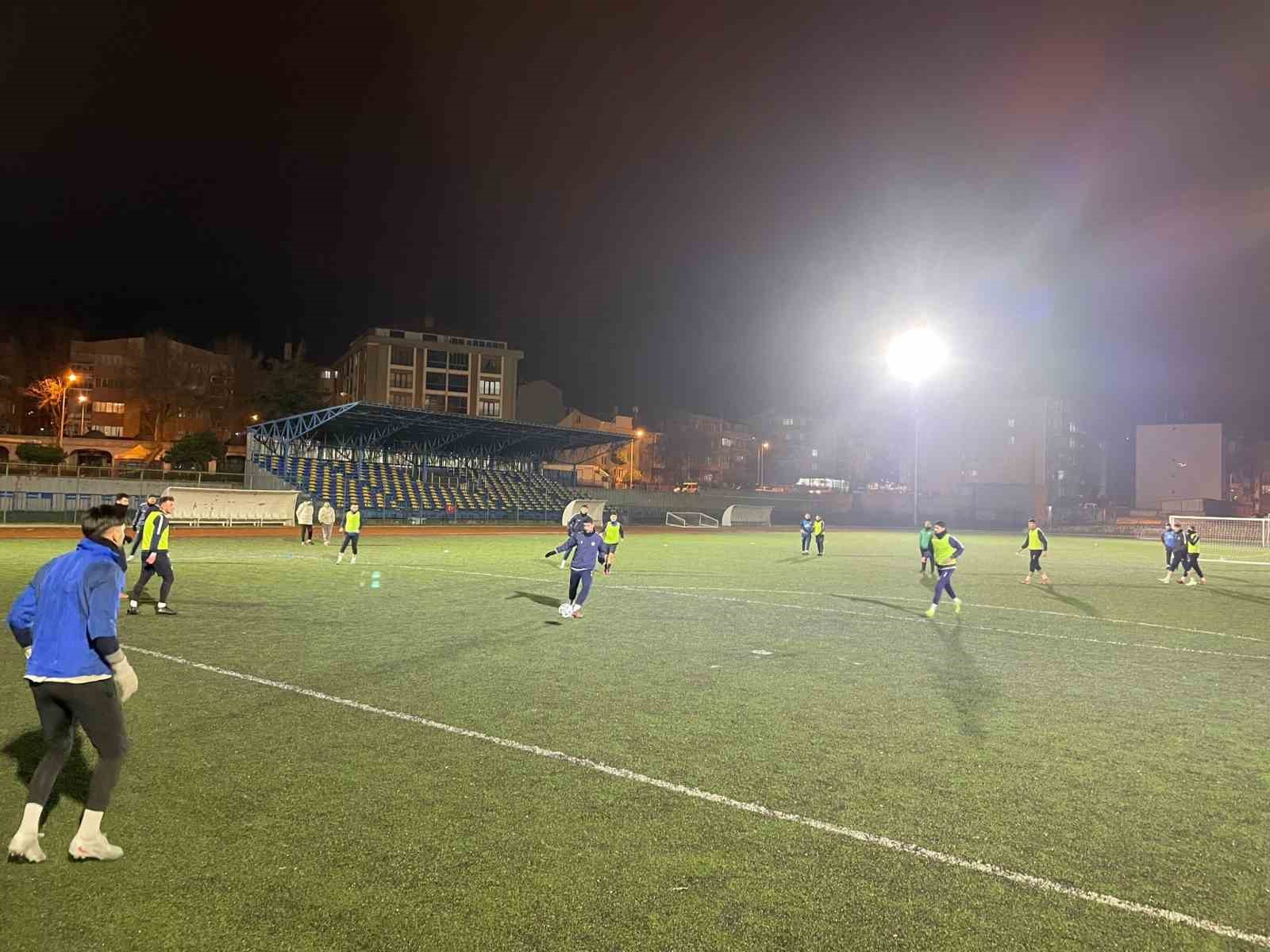 sogutspor-zorlu-macin-hazirliklarina-devam-ediyor