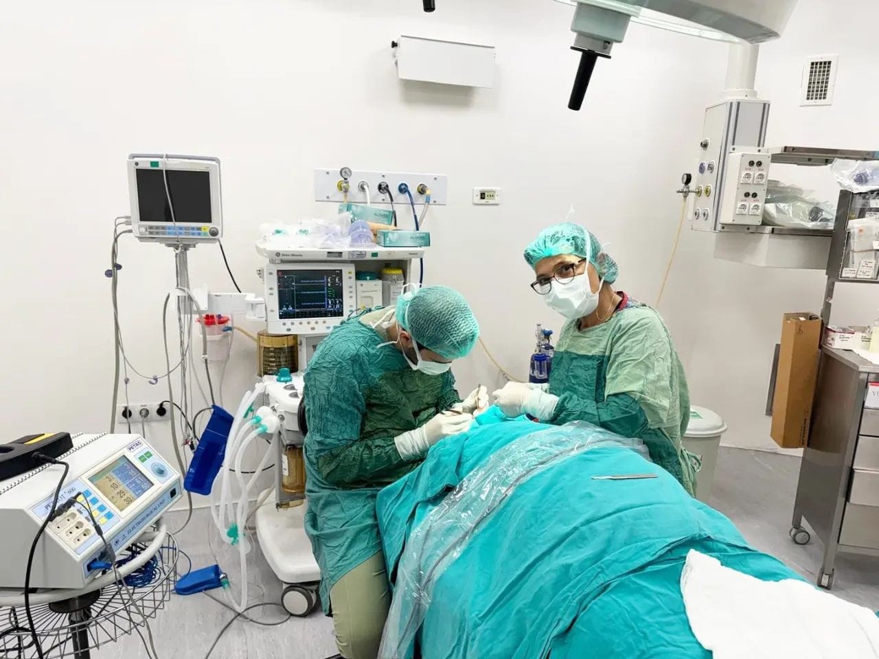 suhut-devlet-hastanesinde-basarili-goz-kapagi-ameliyati