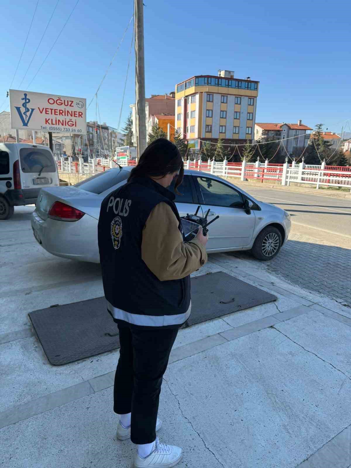 suhutta-dron-destekli-trafik-denetimi-yapildi