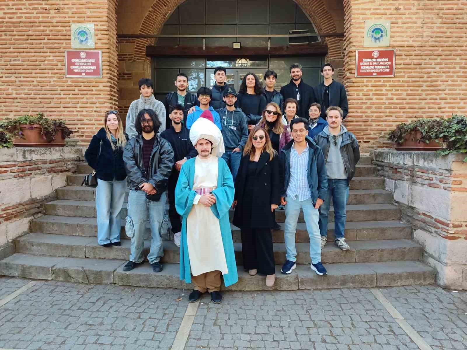 turizm-fakultesi-ogrencileri-kursunlu-kulliyesini-yerinde-inceledi