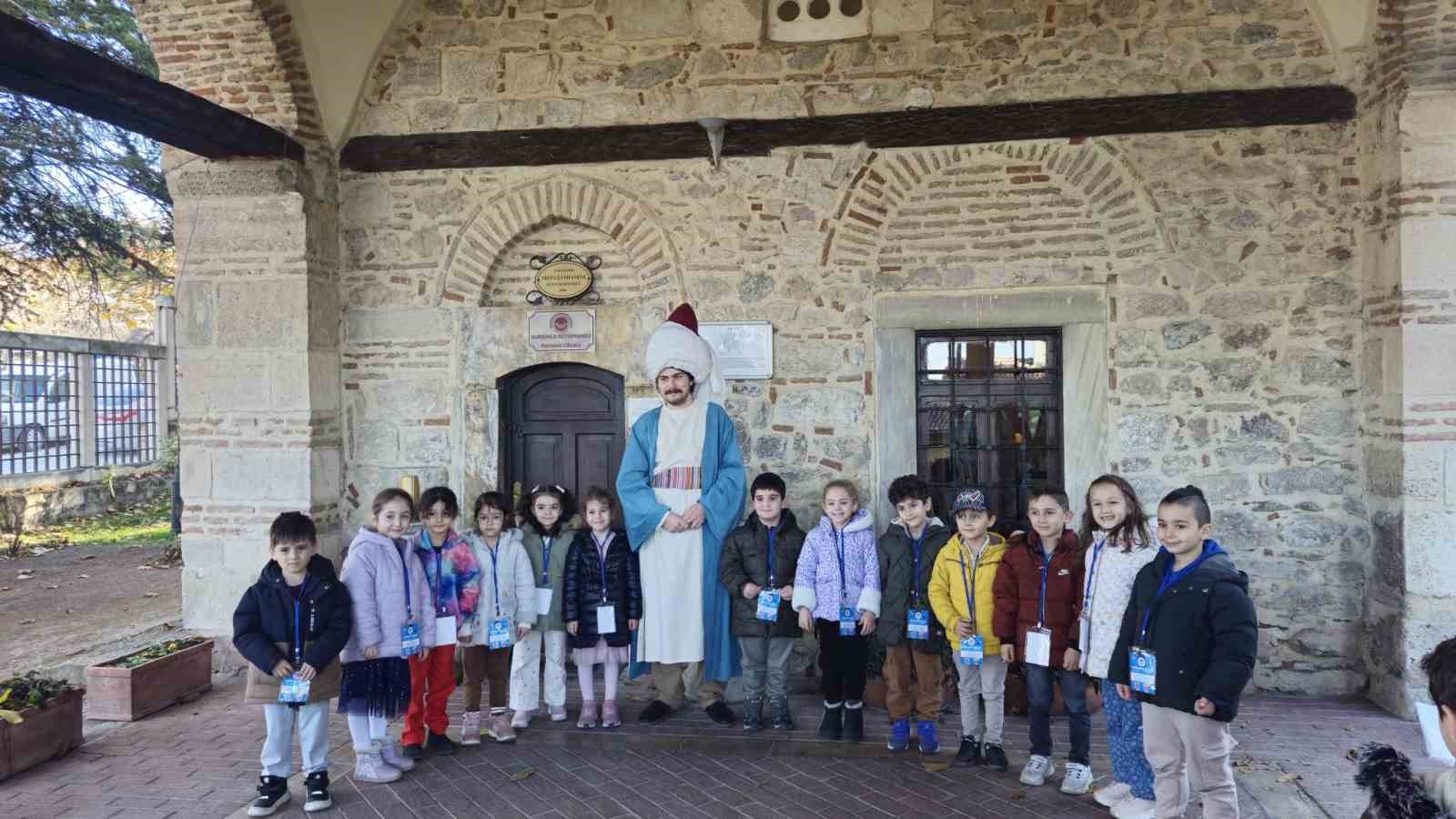 turizm-fakultesi-ogrencileri-kursunlu-kulliyesini-yerinde-inceledi