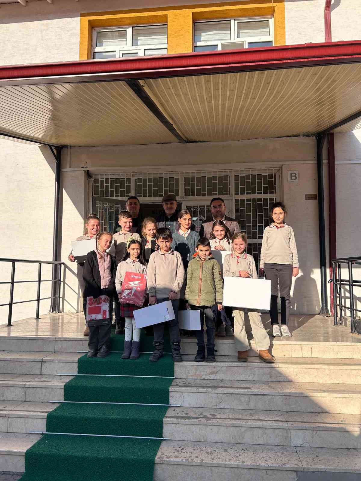 tusas-ogrenciler-tarafindan-gonderilen-mektuplara-duyarsiz-kalmadi