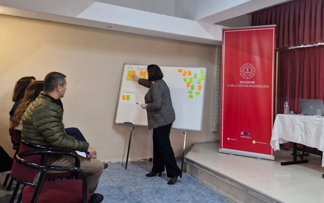 velilere-yonelik-ailede-hayat-boyu-ogrenme-semineri-gerceklestirildi