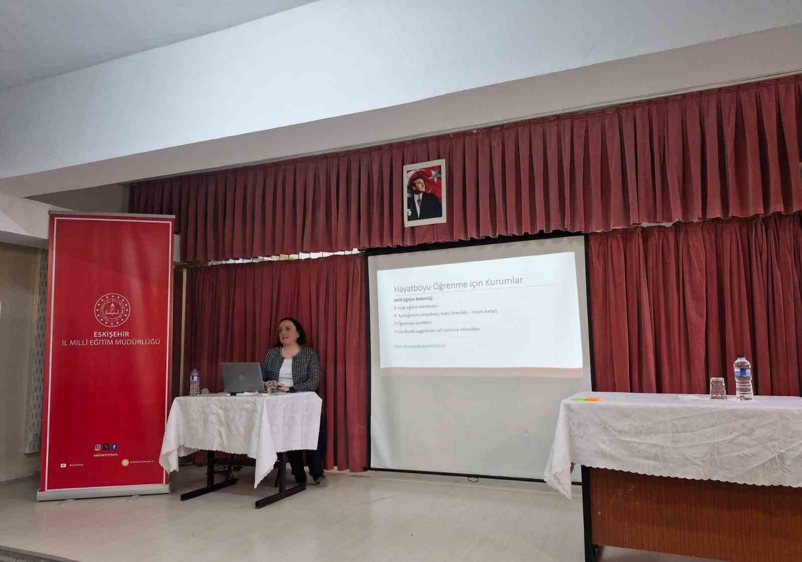 velilere-yonelik-ailede-hayat-boyu-ogrenme-semineri-gerceklestirildi