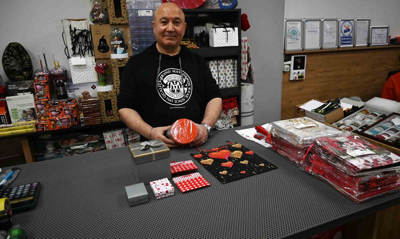 yilbasi-oncesi-hediyelik-esya-ve-susleme-talebi-artti