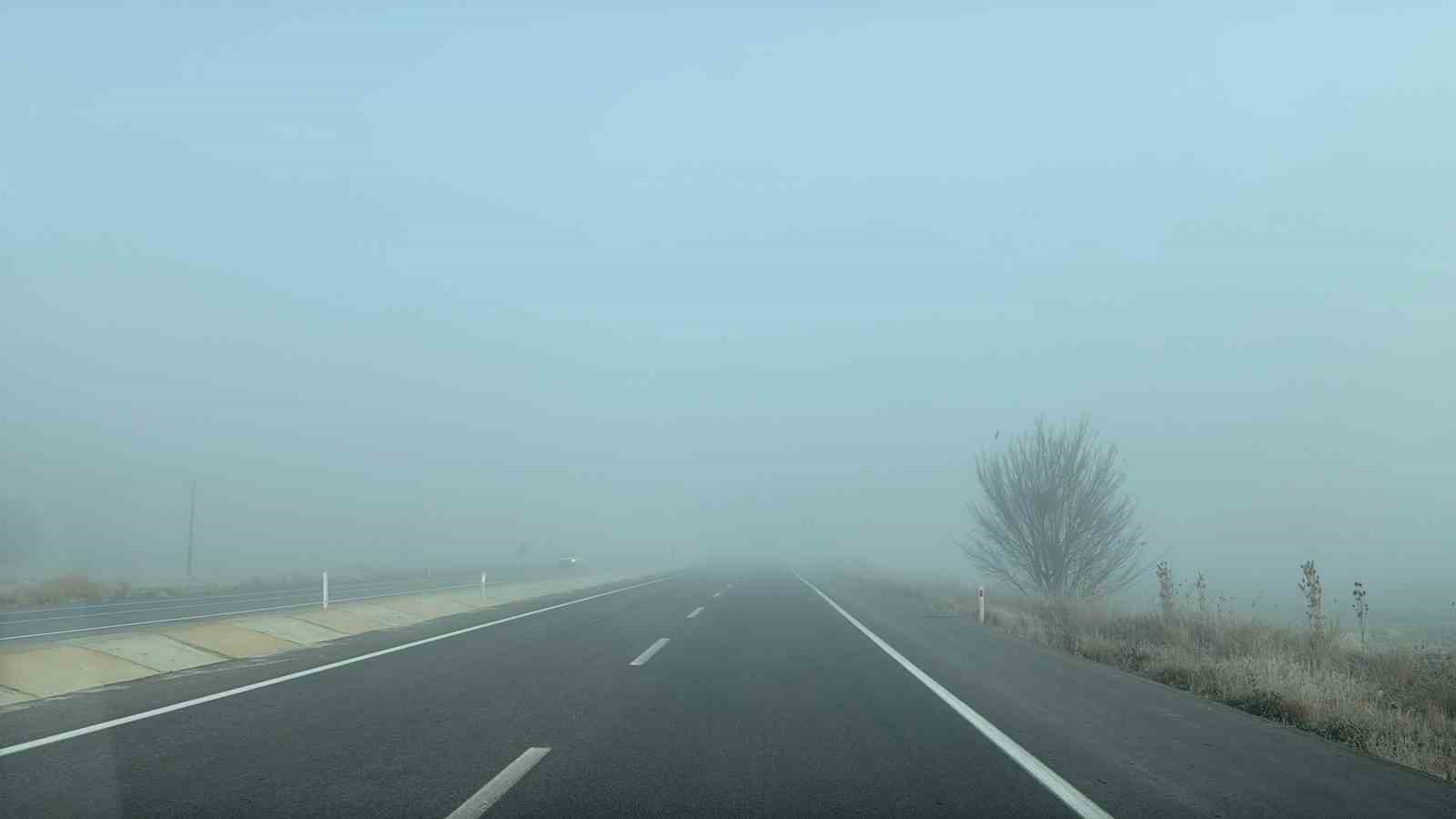 yogun-sis-nedeniyle-kara-yolu-ulasima-kapatildi