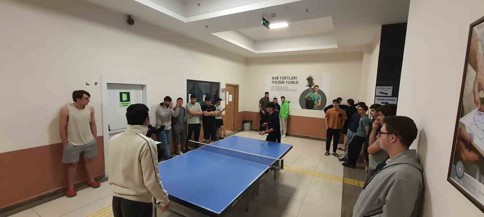 yurtlarda-kalan-ogrenciler-duzenlenen-etkinlikler-ile-sosyallesiyor