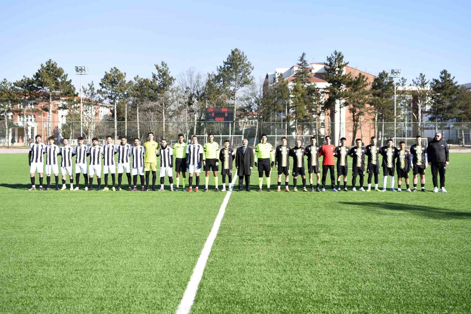 anadolu-universitesi-ogrenci-spor-turnuvalarinin-2nci-yarisi-basladi