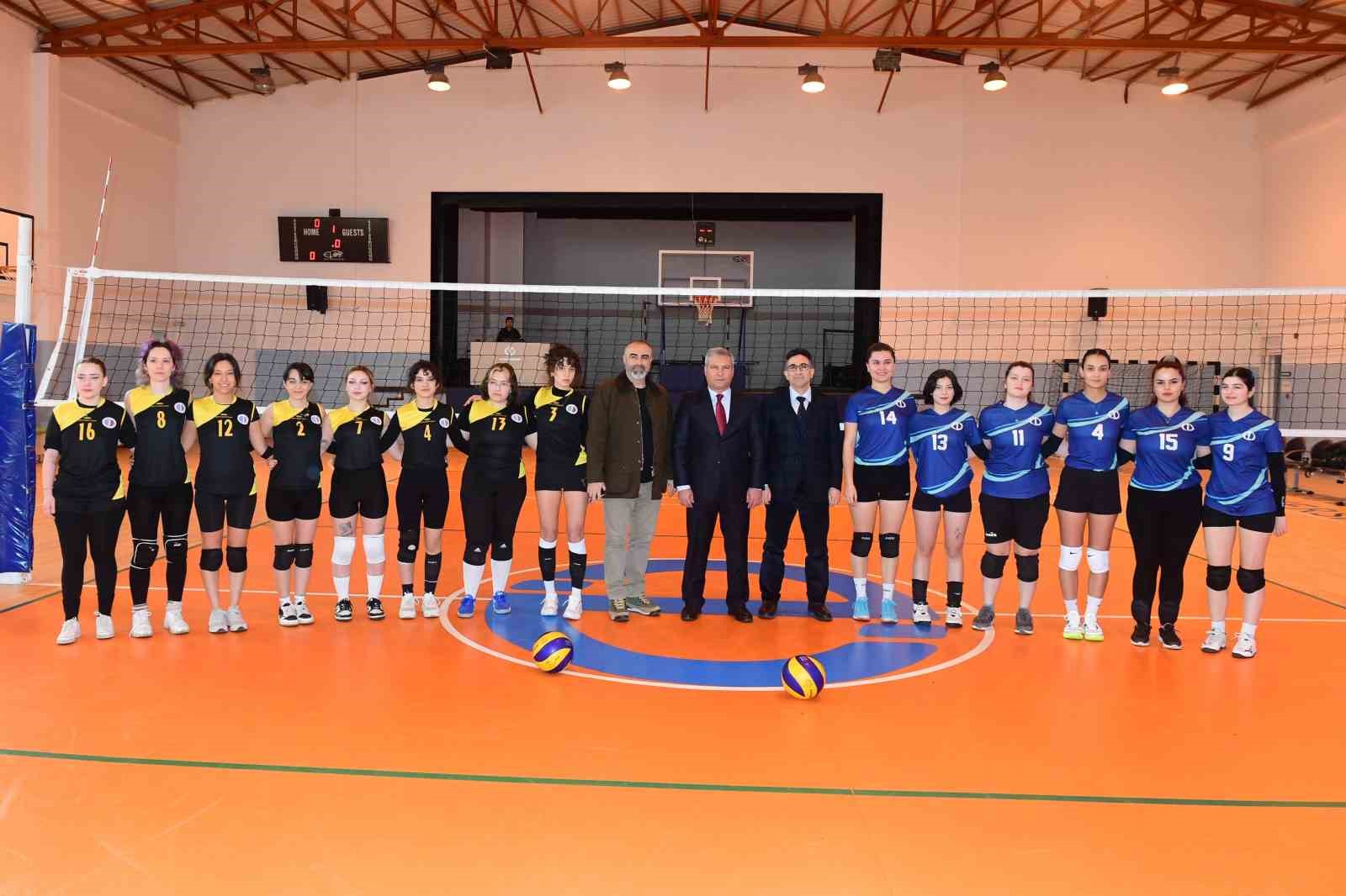 anadolu-universitesi-ogrenci-spor-turnuvalarinin-2nci-yarisi-basladi