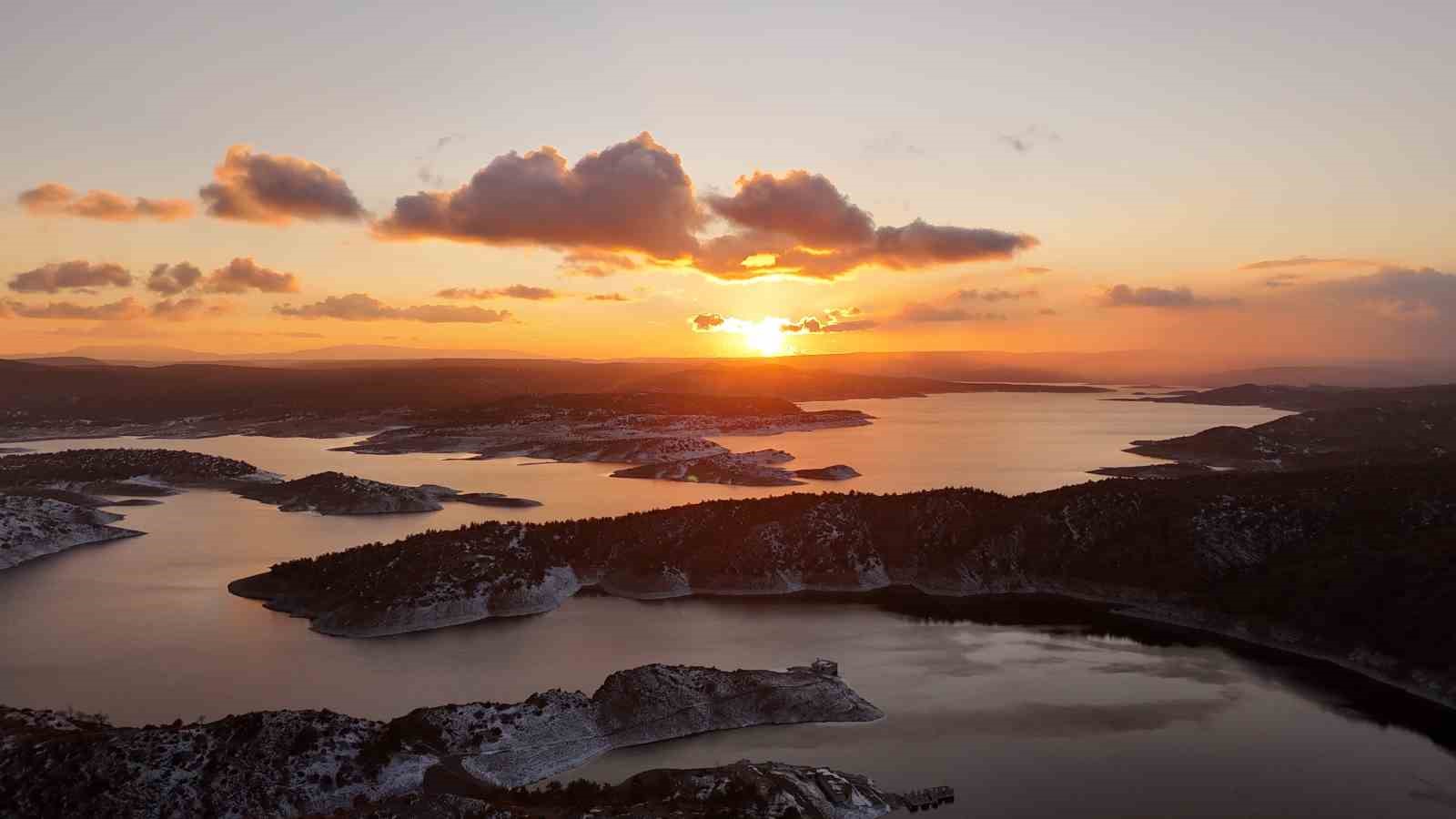 porsuk-barajinda-gunbatimi-manzarasi-mest-etti