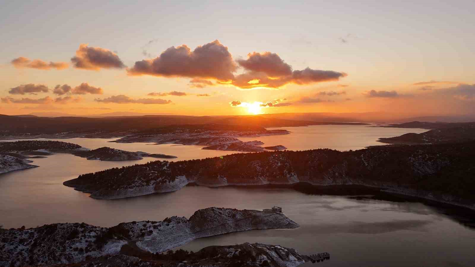 porsuk-barajinda-gunbatimi-manzarasi-mest-etti