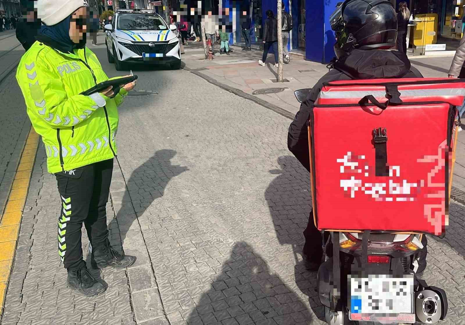 trafik-polisi-78-surucu-ve-araca-islem-uygulandi