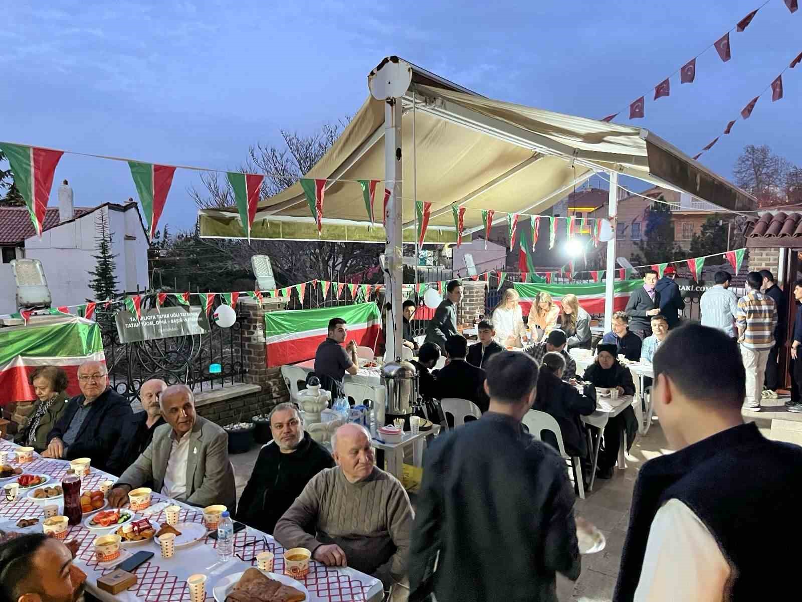 eskisehir-turk-ocaginda-kazan-tatarlari-iftar-programi