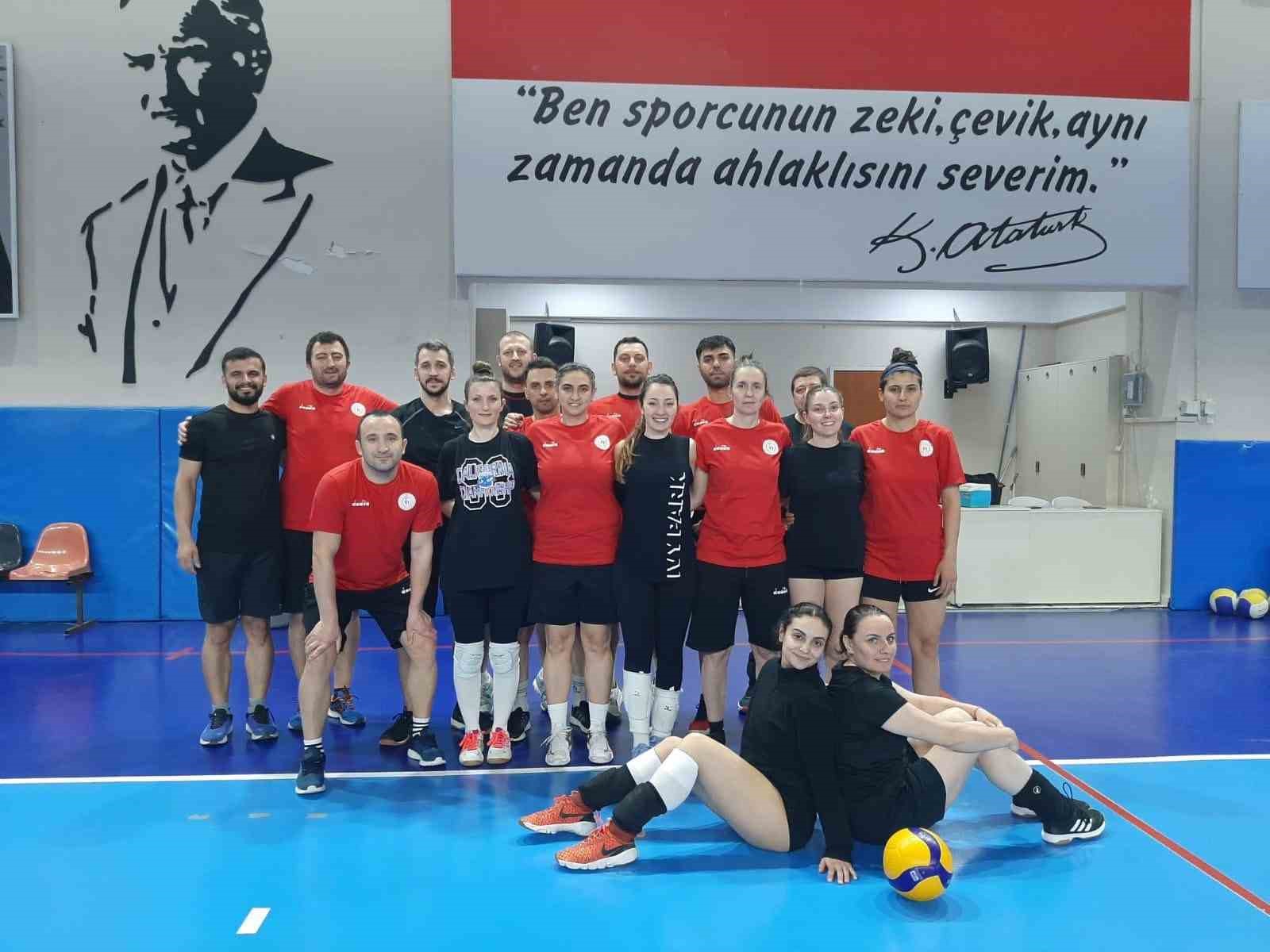 eskisehirde-canakkale-zaferinin-110uncu-yilinda-voleybol-musabakasi-duzenlendi