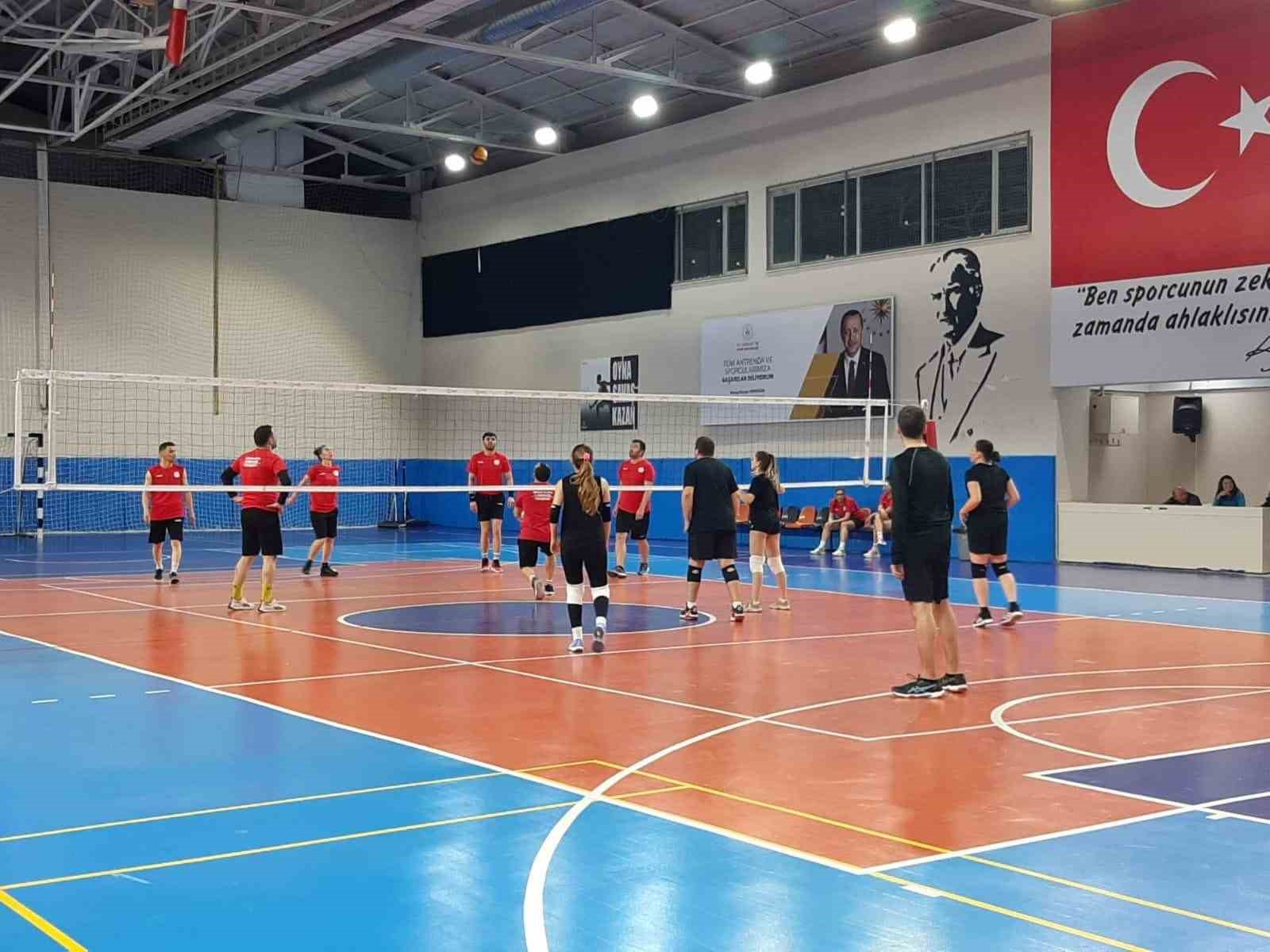 eskisehirde-canakkale-zaferinin-110uncu-yilinda-voleybol-musabakasi-duzenlendi