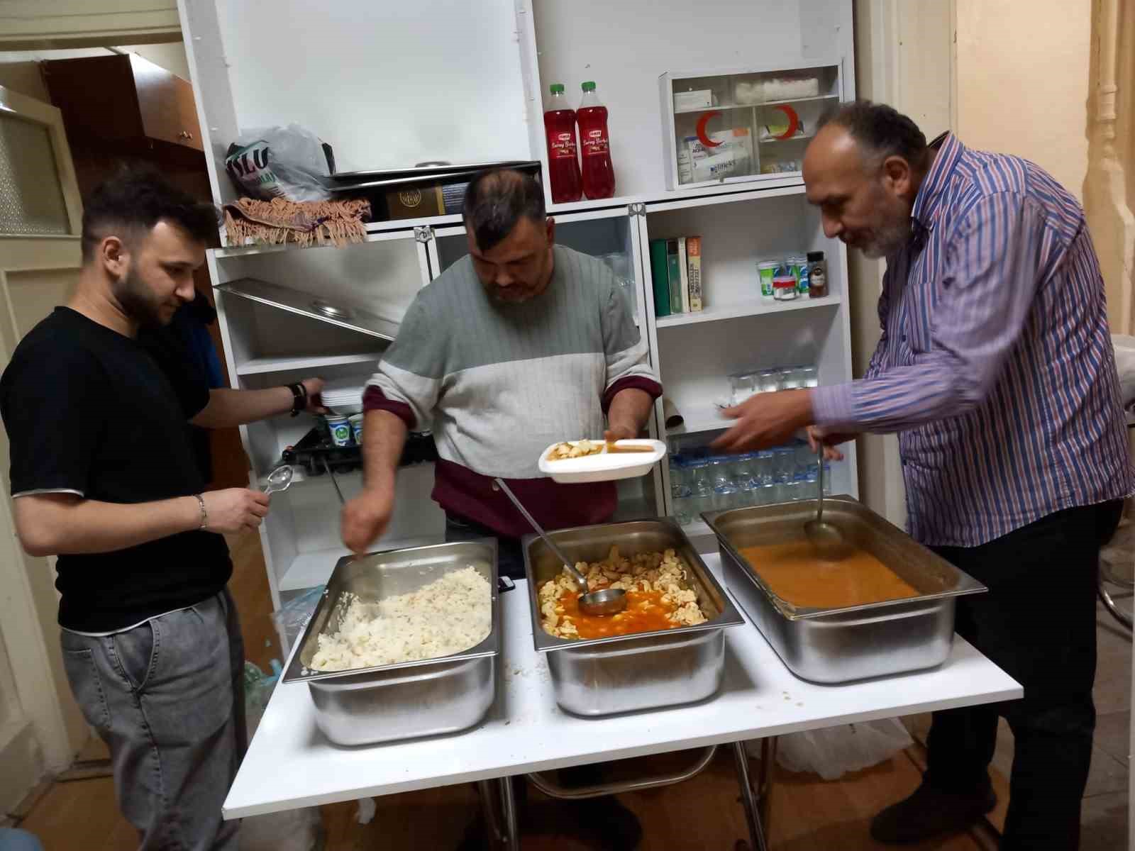 eskisehirde-okuyan-turk-dunyasi-ogrencileri-iftarda-bulustu