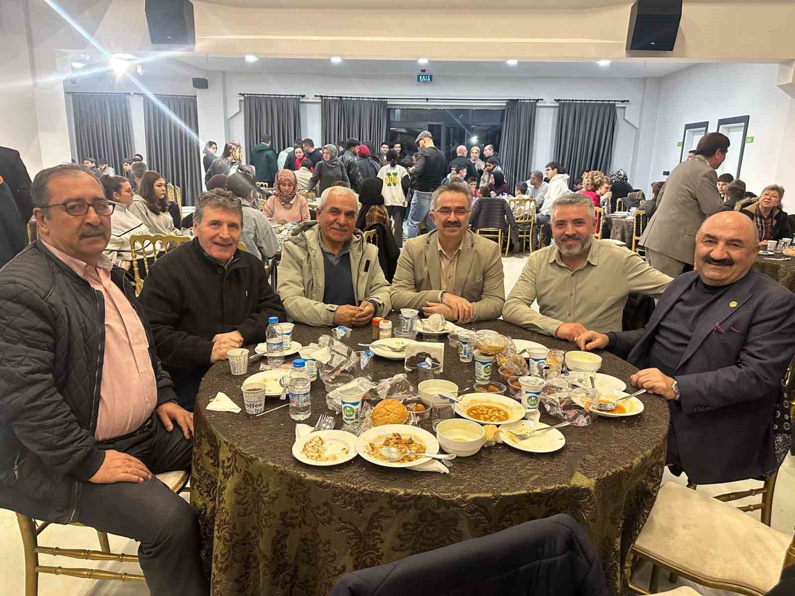 eskisehirde-turk-dunyasi-iftar-ve-kulturel-ezgiler-programi