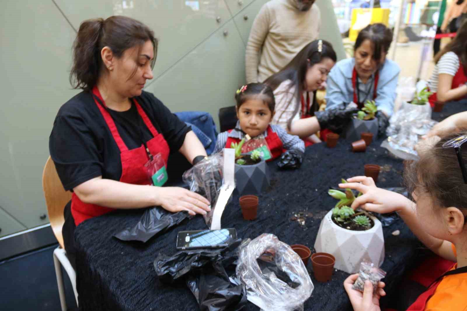 espark-alisveris-merkezinde-sukulent-cicek-etkinligi