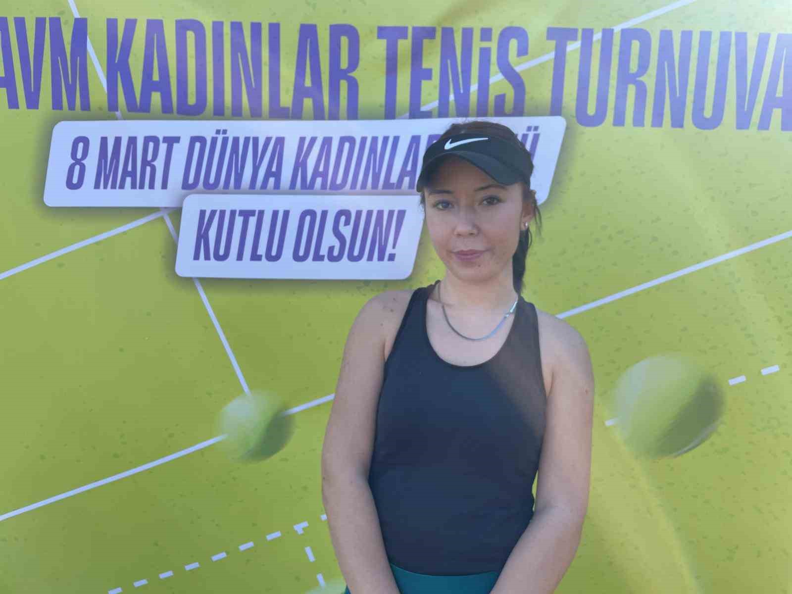 espark-avmden-8-mart-dunya-kadinlar-gunune-ozel-tenis-turnuvasi