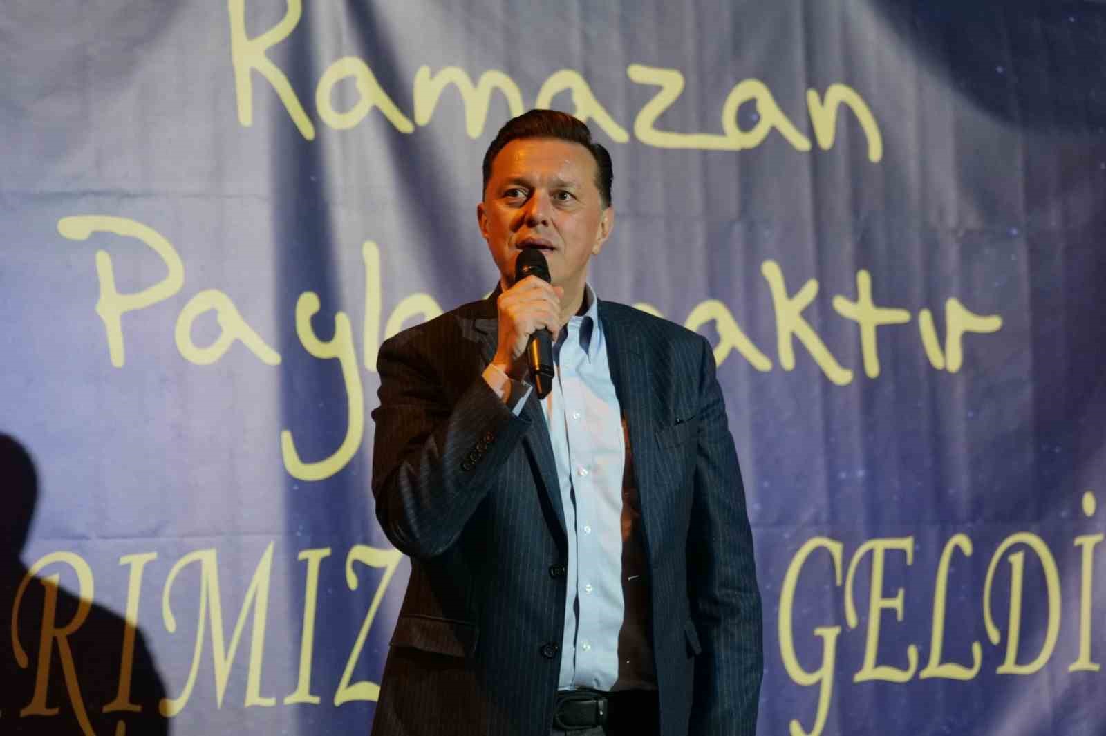 nebi-hatipoglu-emek-mahallesinde-iftar-programi-duzenlendi