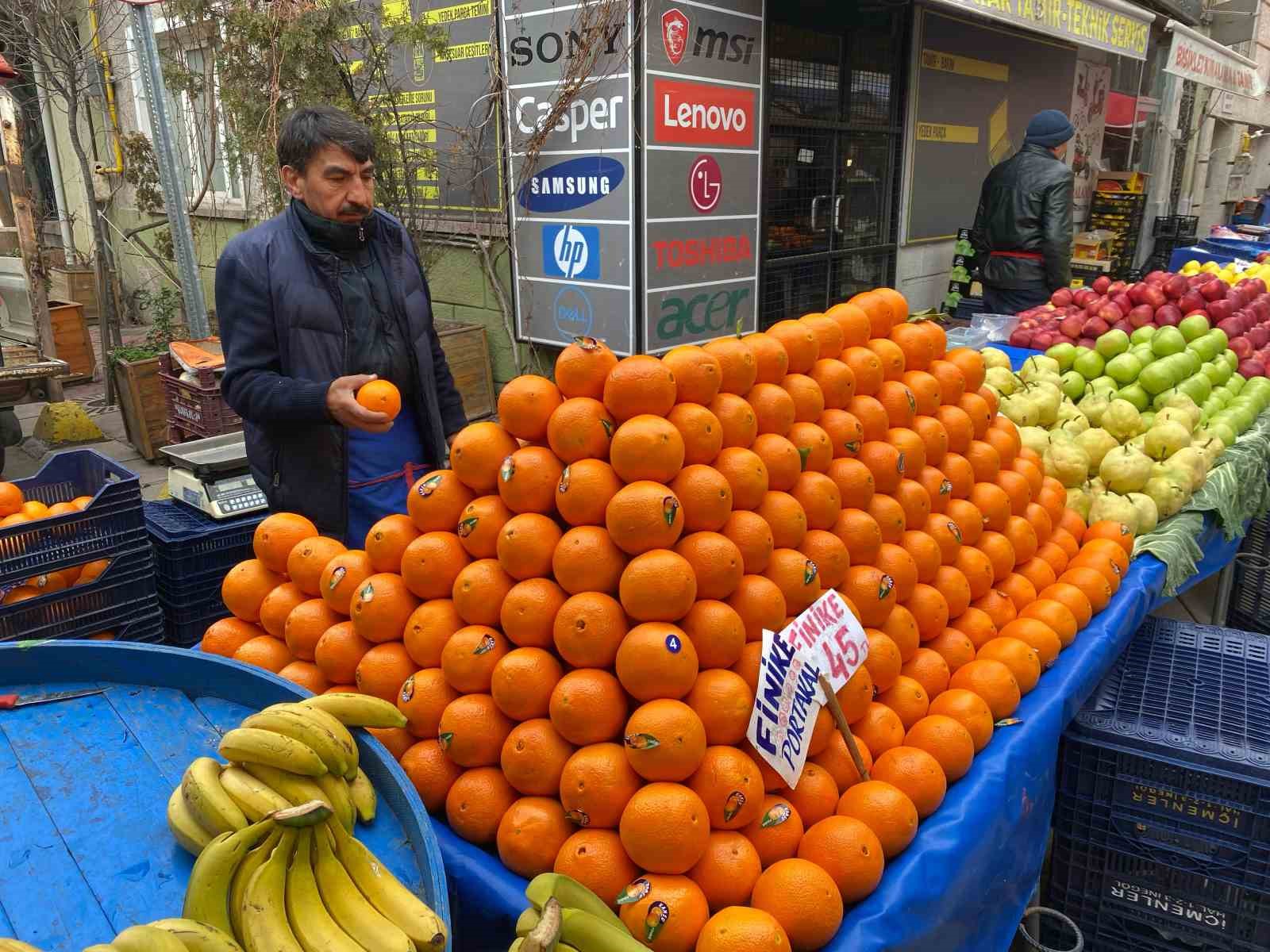 pazar-esnafi-sahip-cikilmayi-bekliyor