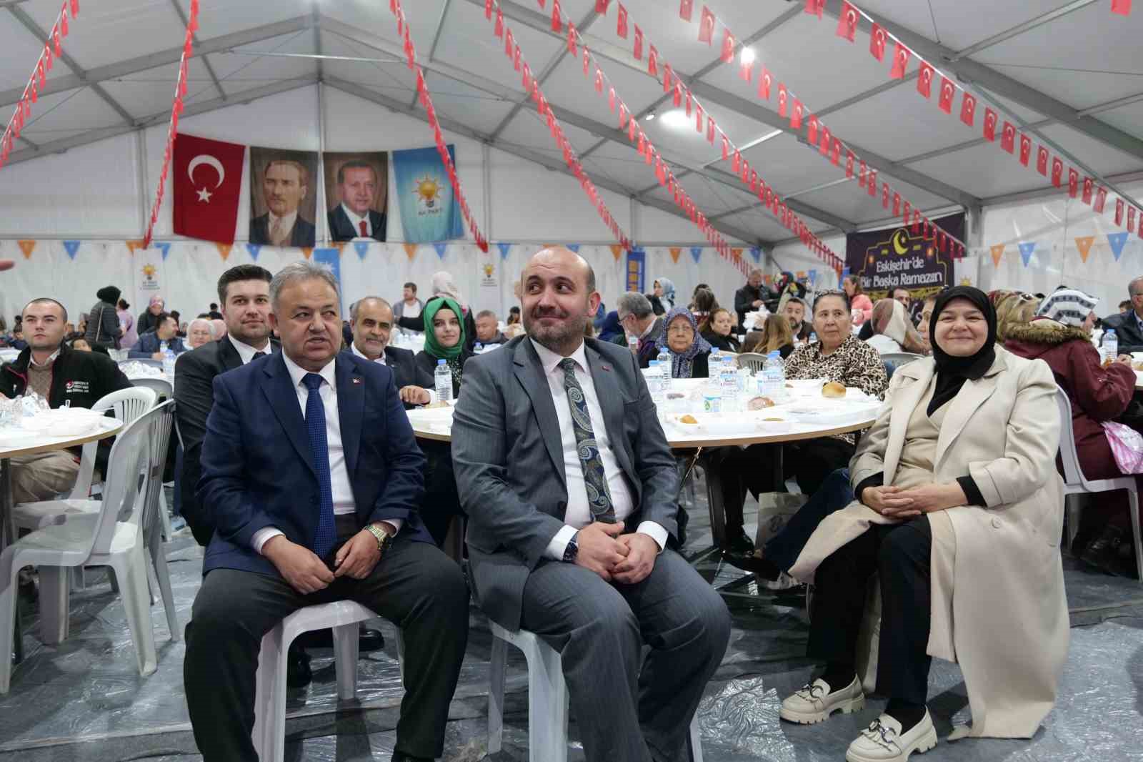 sehit-yakinlari-gaziler-ve-aileleri-dede-korkut-iftar-sofrasinda-bulustu