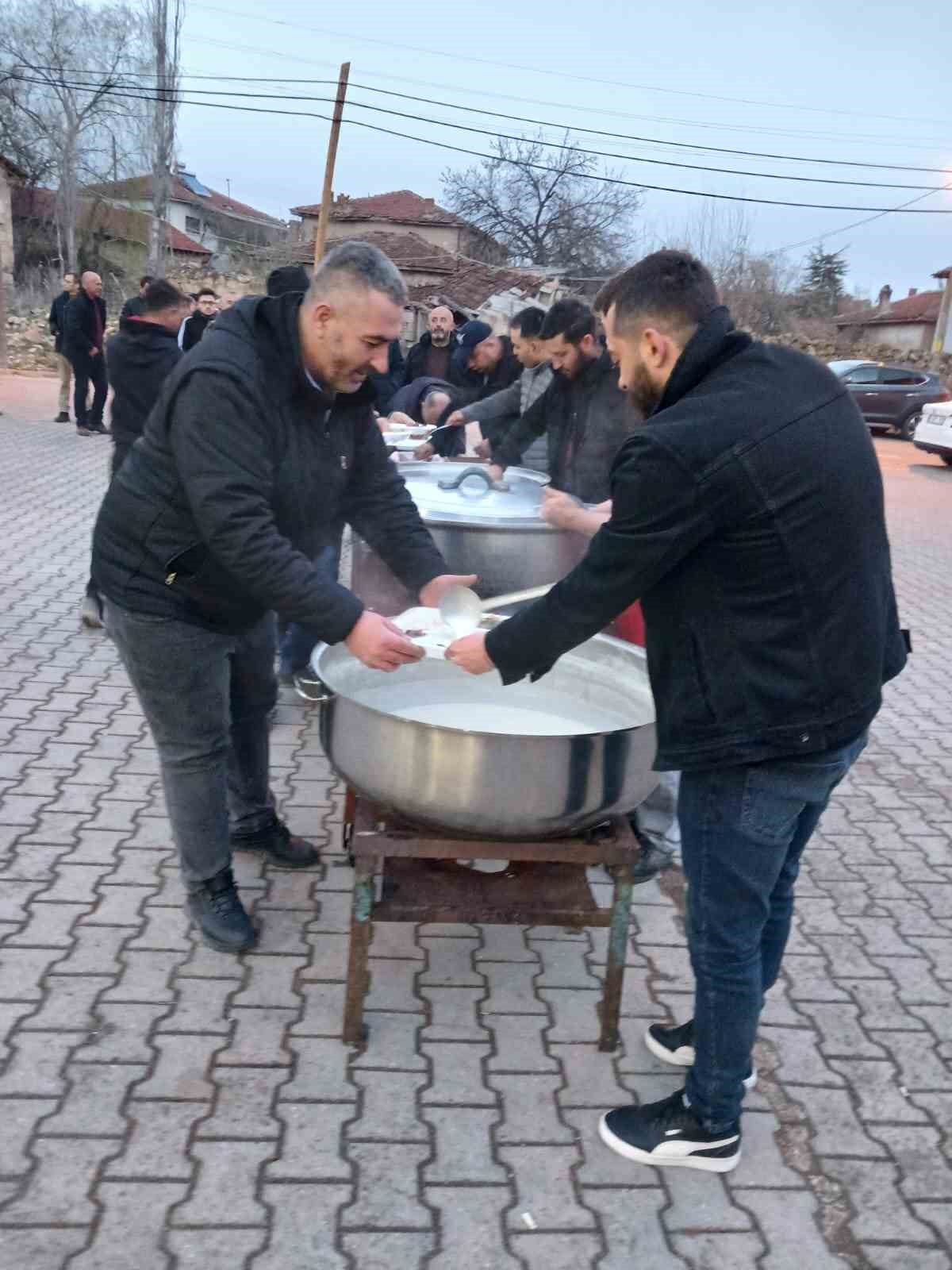 seyitgazi-kumbet-koyunde-sehit-seydi-unlu-icin-iftar-yemegi-duzenlendi