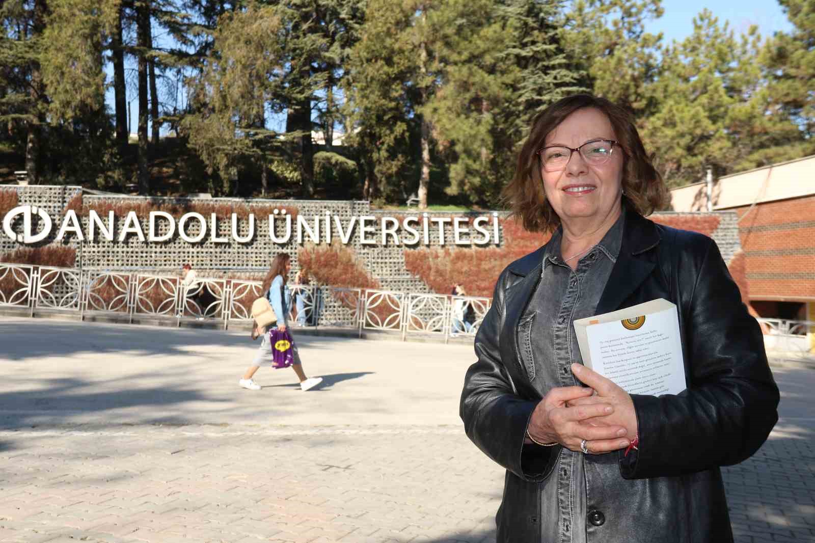 universitede-40-yil-sonunda-kiziyla-birlikte-ogrenci-oldu