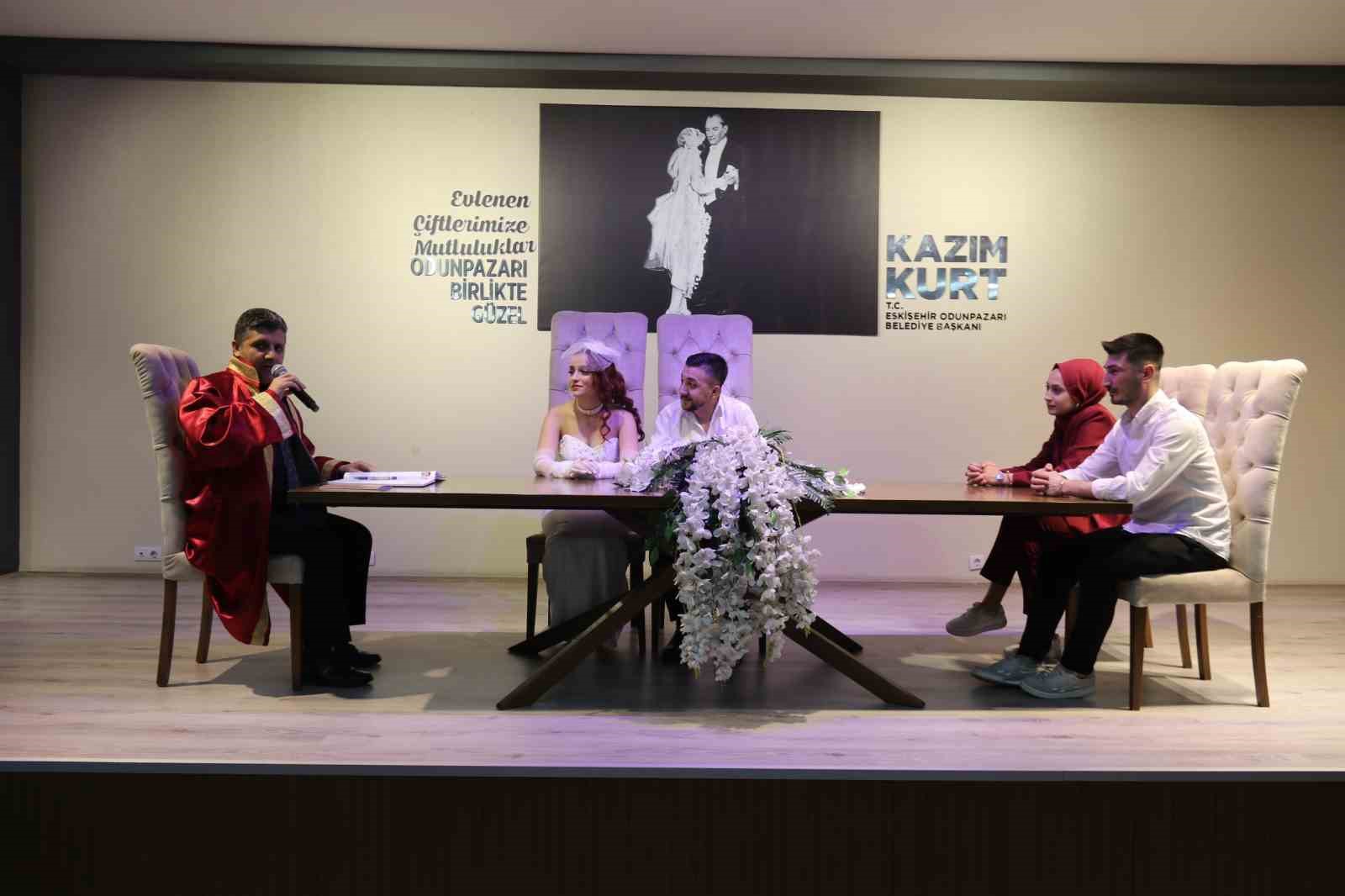 05052025te-evet-demek-isteyen-ciftler-salonlari-doldurdu