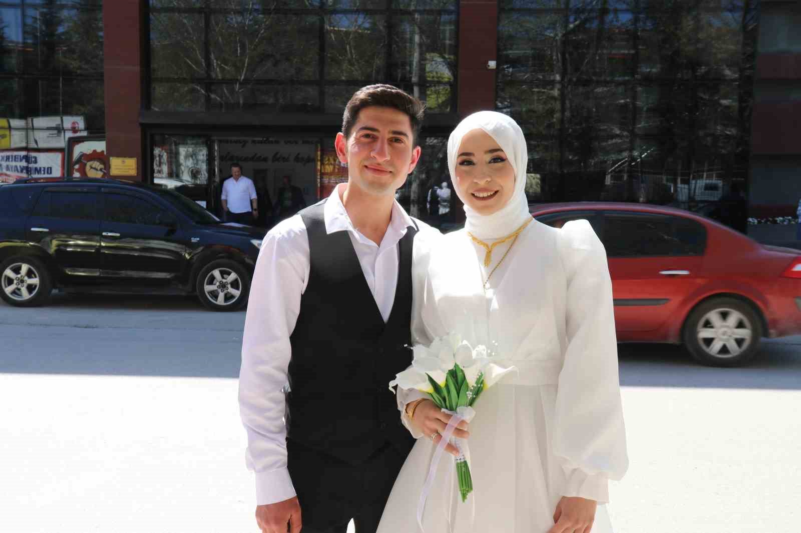 05052025te-evet-demek-isteyen-ciftler-salonlari-doldurdu