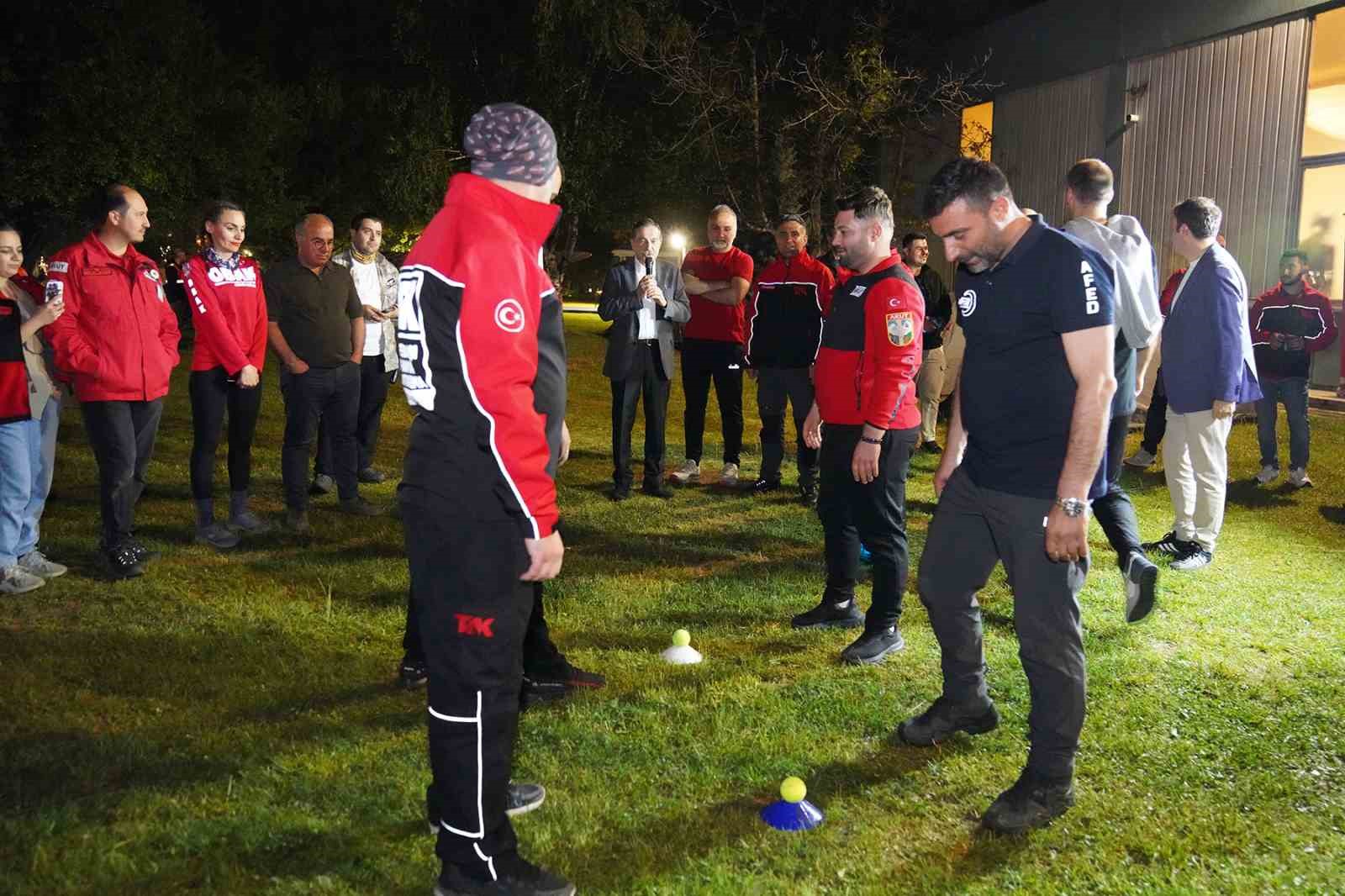 arama-kurtarma-profesyonelleri-ve-gonulluleri-bu-kampta-bulustu