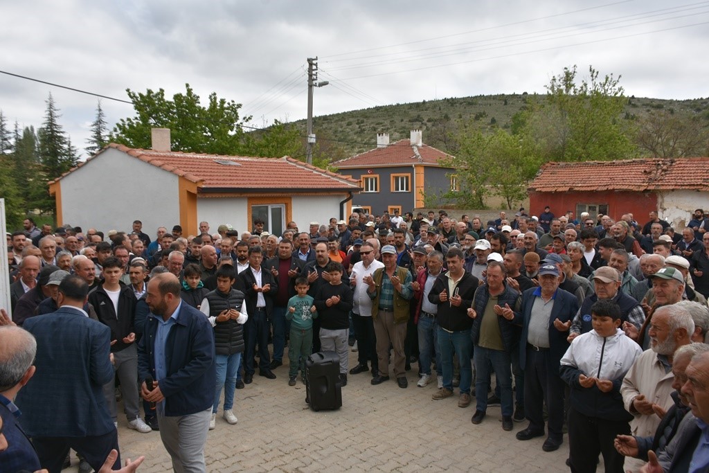 dutluca-ve-oklubalida-yagmur-duasi-yapildi