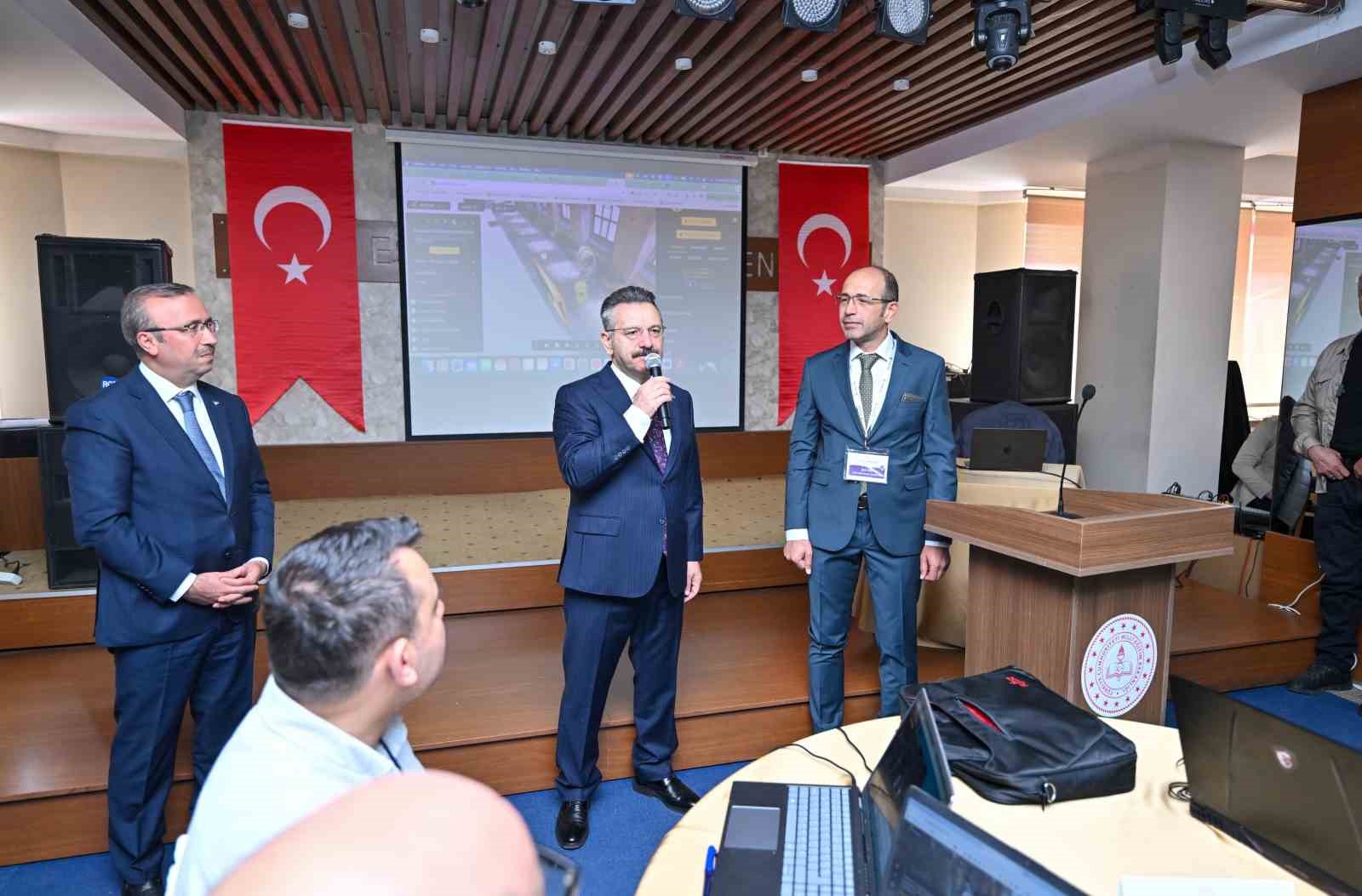 eskisehir-valisi-huseyin-aksoy-yapay-zeka-egitici-egitimi-programinda-ogretmenlerle-bulustu