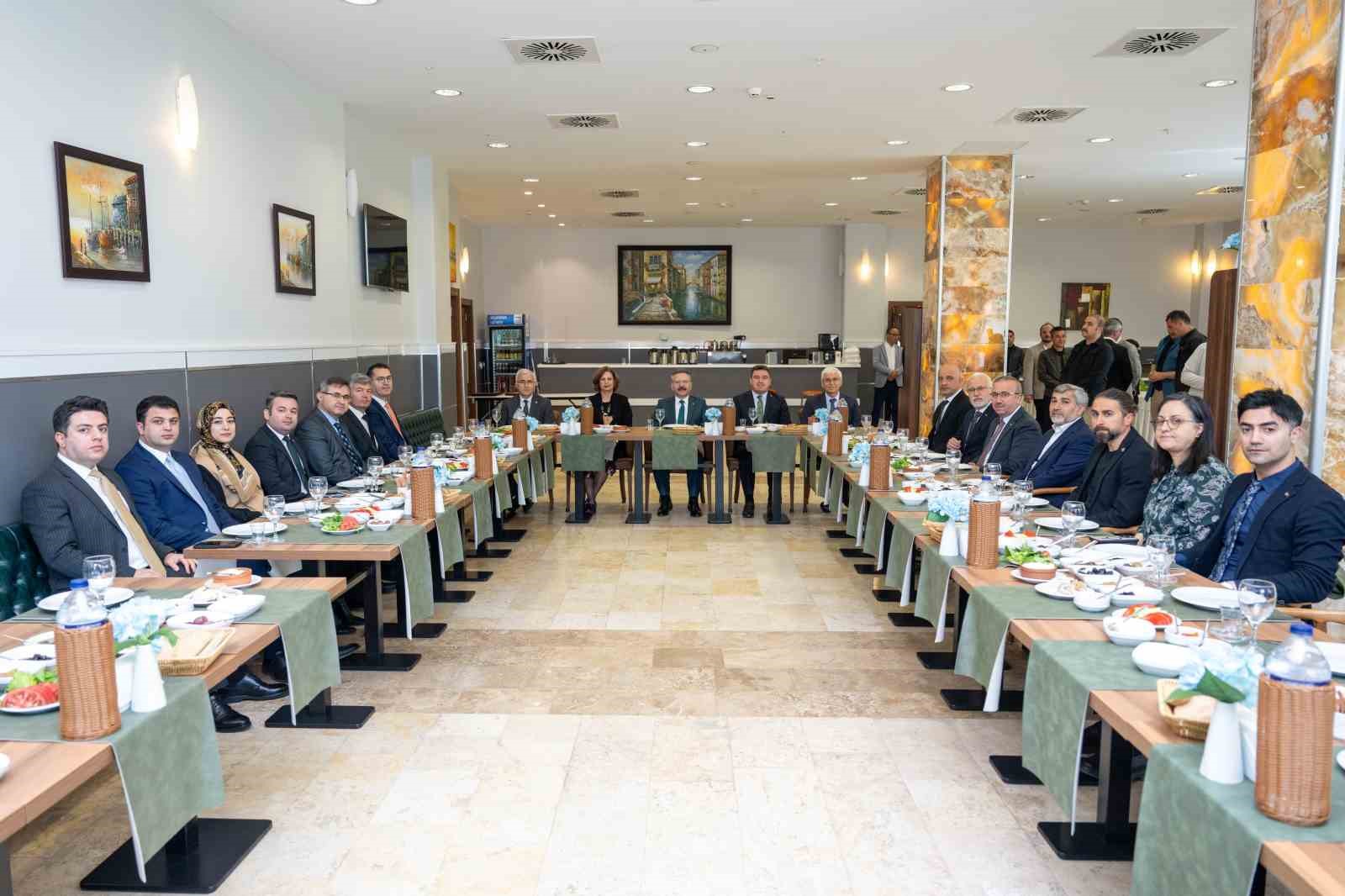 eskisehirin-yoresel-kahvaltilik-lezzetlerinin-tanitimi-etkinligi-duzenlendi