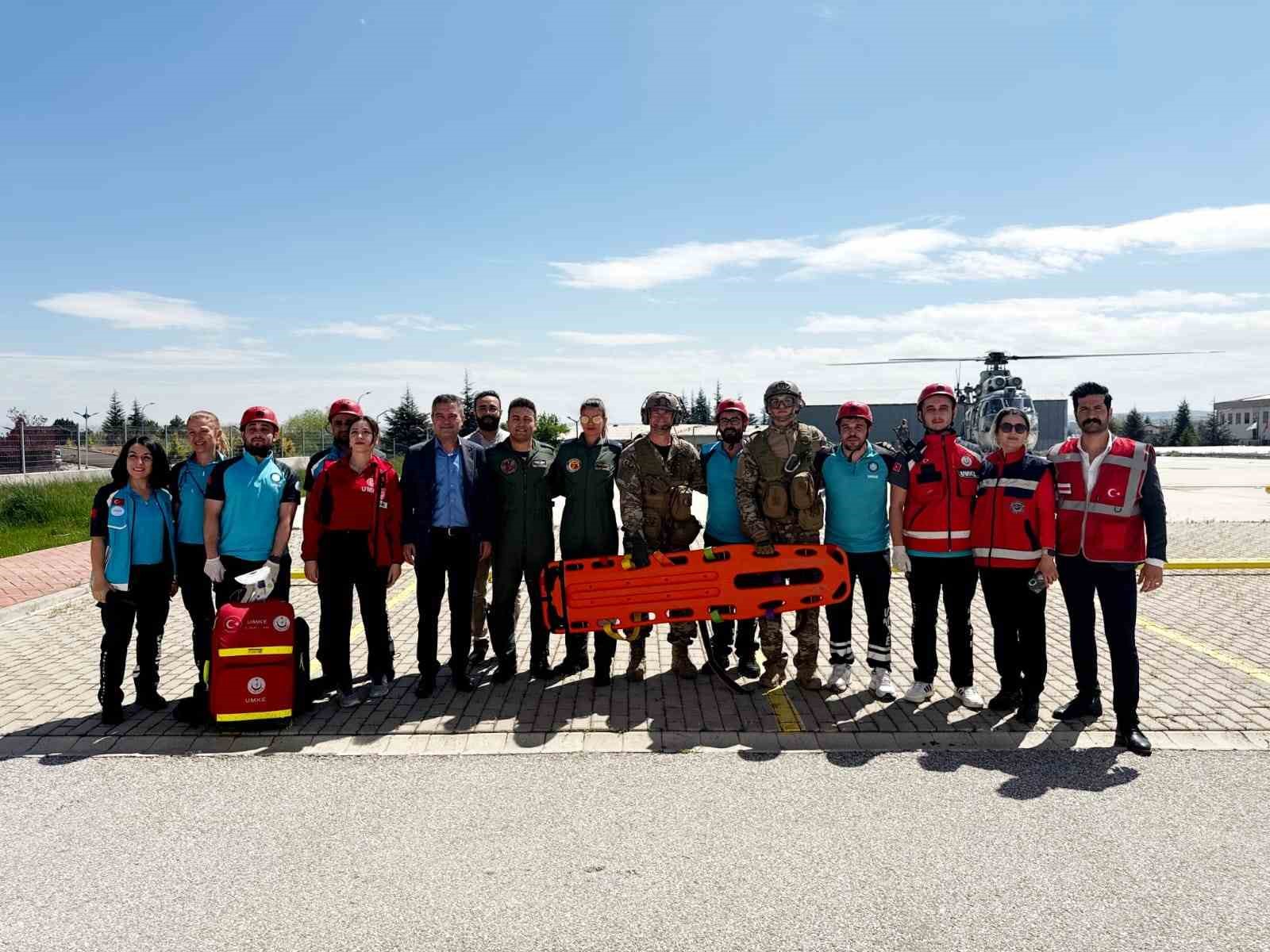 hastanede-nefes-kesen-helikopterli-tatbikat-gercegi-aratmadi