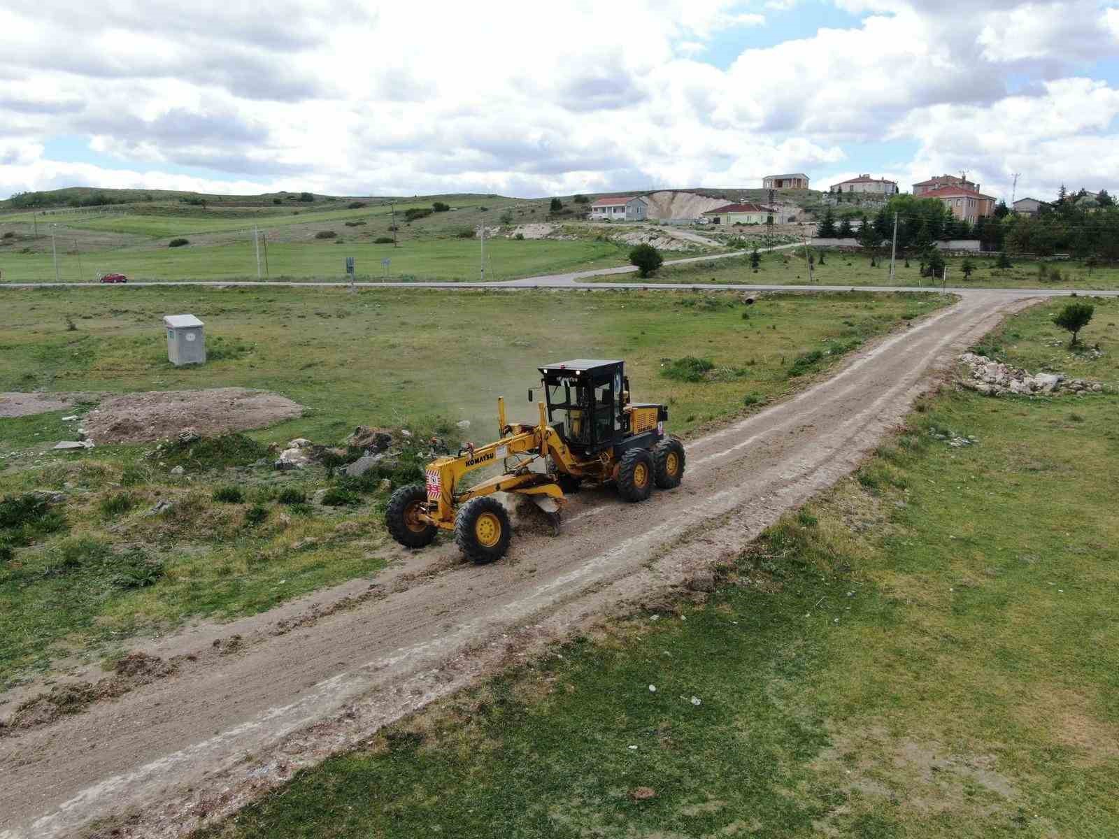 inonude-tarim-arazilerine-ulasim-kolayligi-yil-boyunca-devam-ediyor