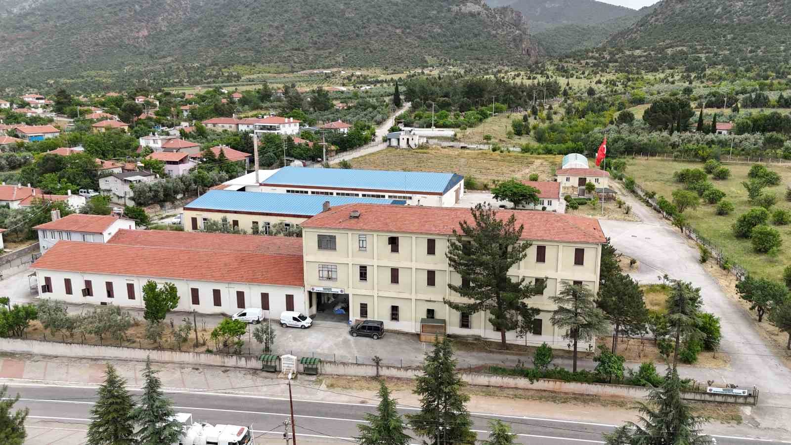 ipekbocegi-irklari-uzerinde-islah-calismalari