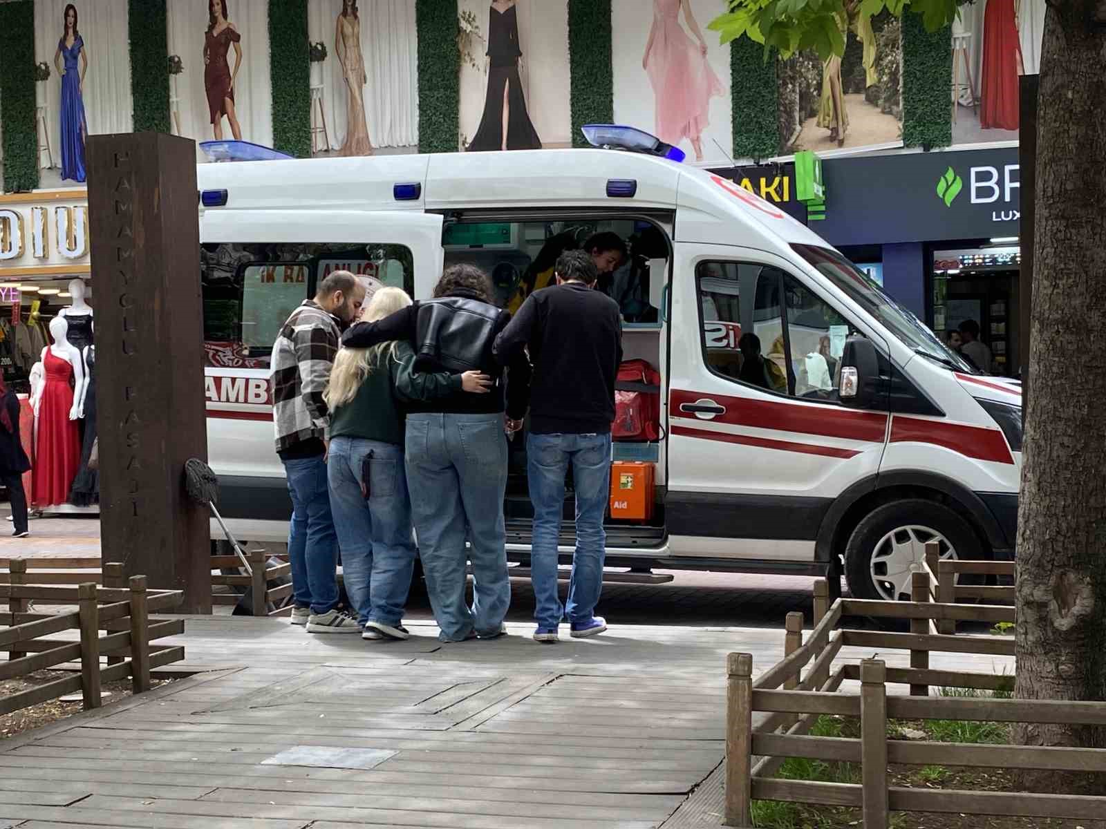 magazada-yere-dusen-kadin-yaralandi