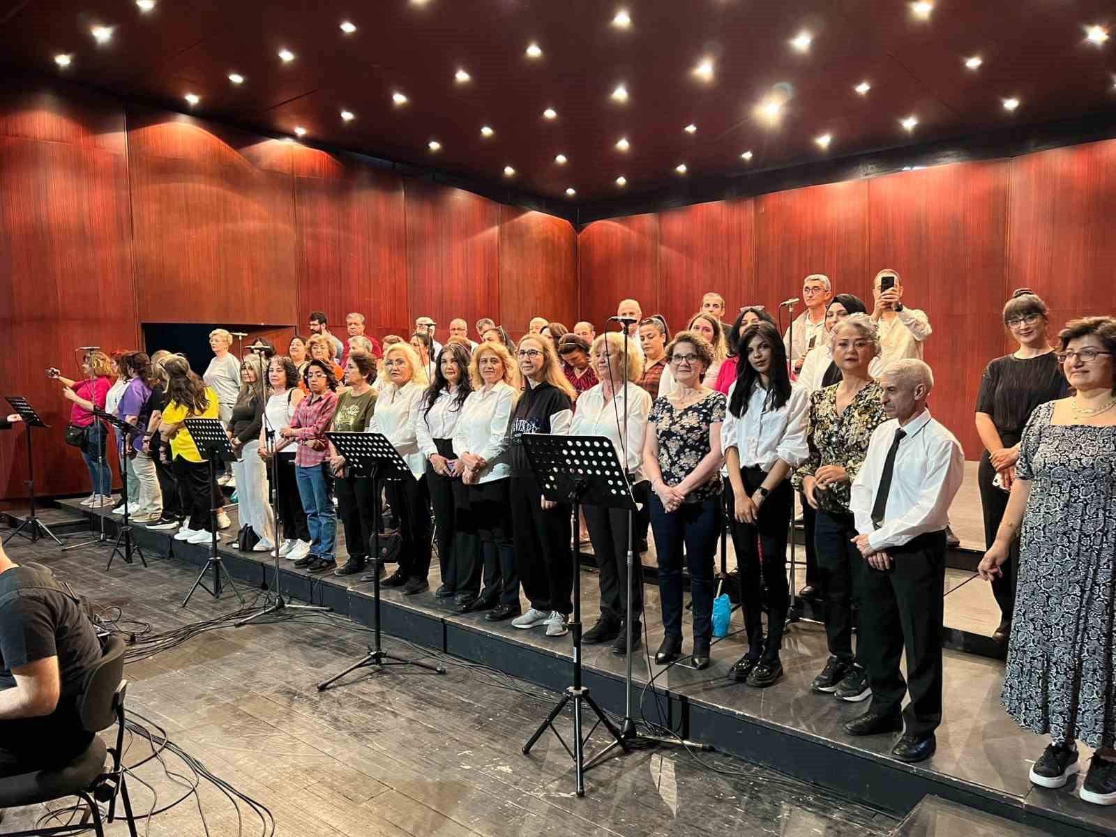 neset-ertas-turkuleri-konser-programi