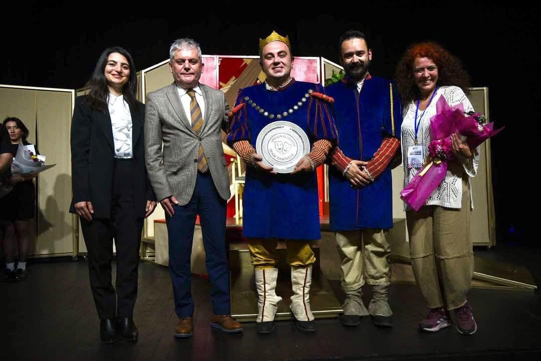 odunpazari-belediye-tiyatrosundan-giresunda-sanat-ruzgari
