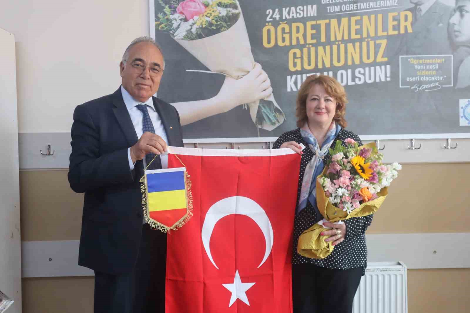 ozel-eskisehire-bin-kilometre-uzaktan-kardes-okul-geliyor
