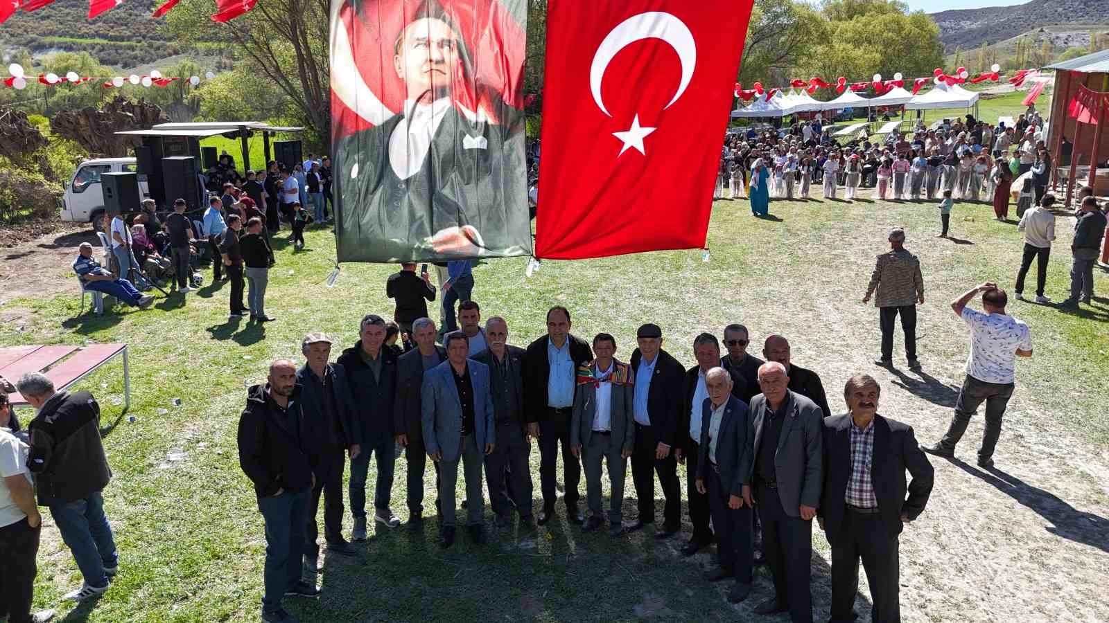 ozel-gemicte-hidirellez-senligi-ile-yagmur-ve-sukur-duasi-yapildi