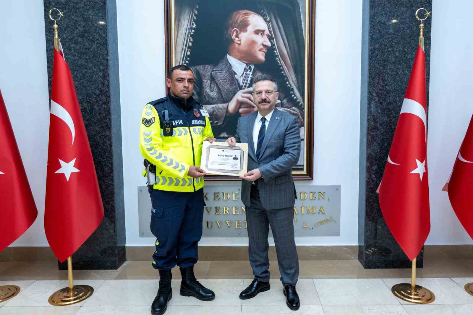 trafik-personeline-basari-belgesi-verildi