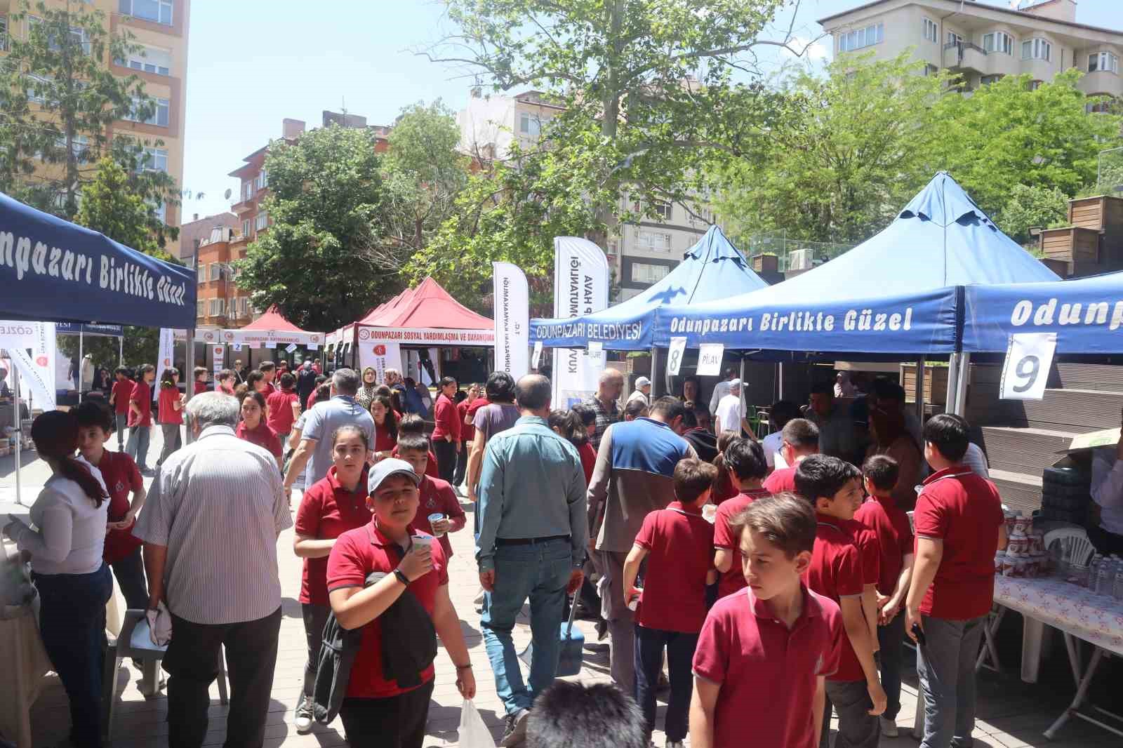 turk-silahli-kuvvetlerini-guclendirme-vakfi-hayir-panayiri-duzenledi