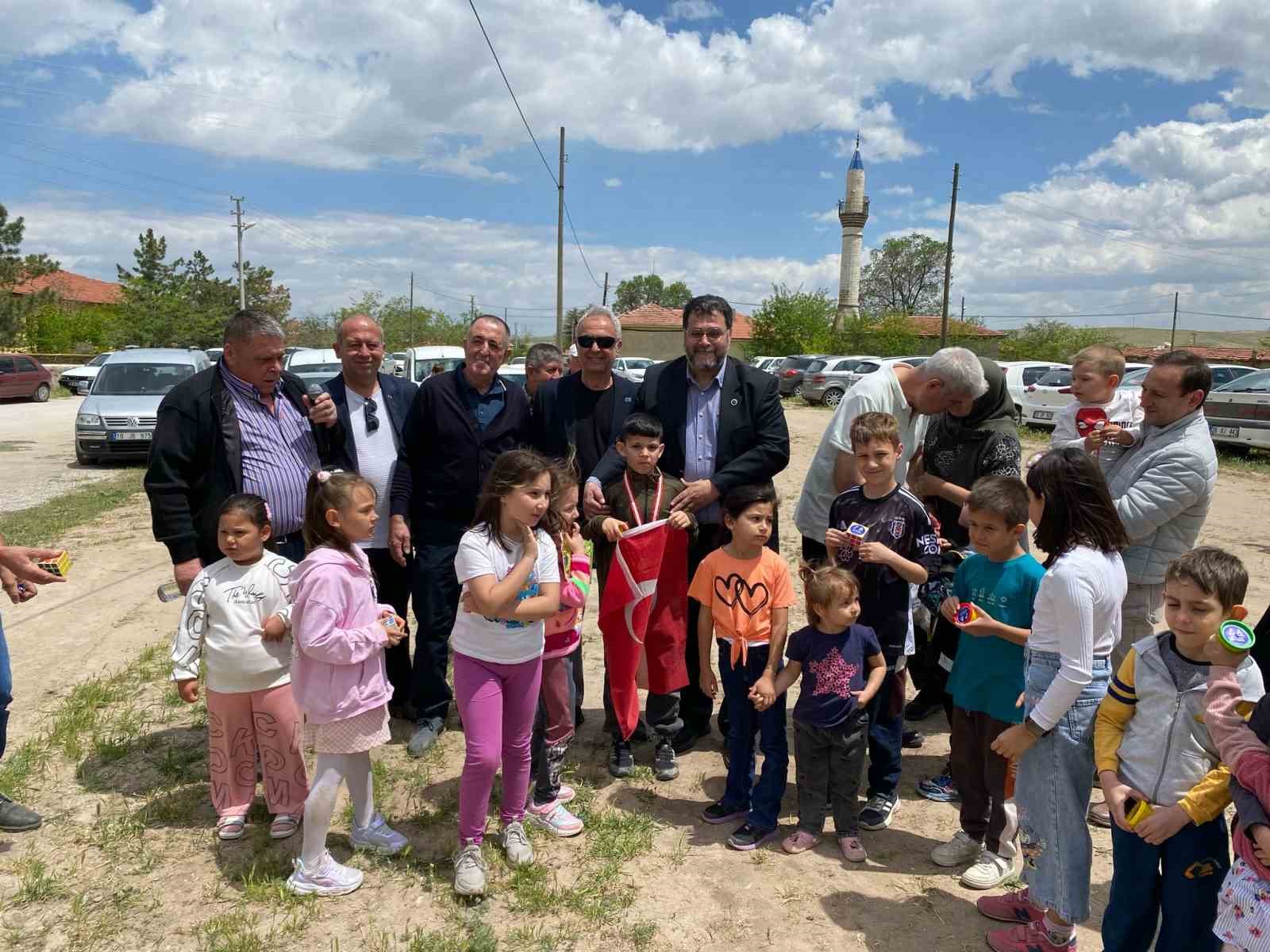 umraniye-koy-halki-bahar-senliginde-bulustu