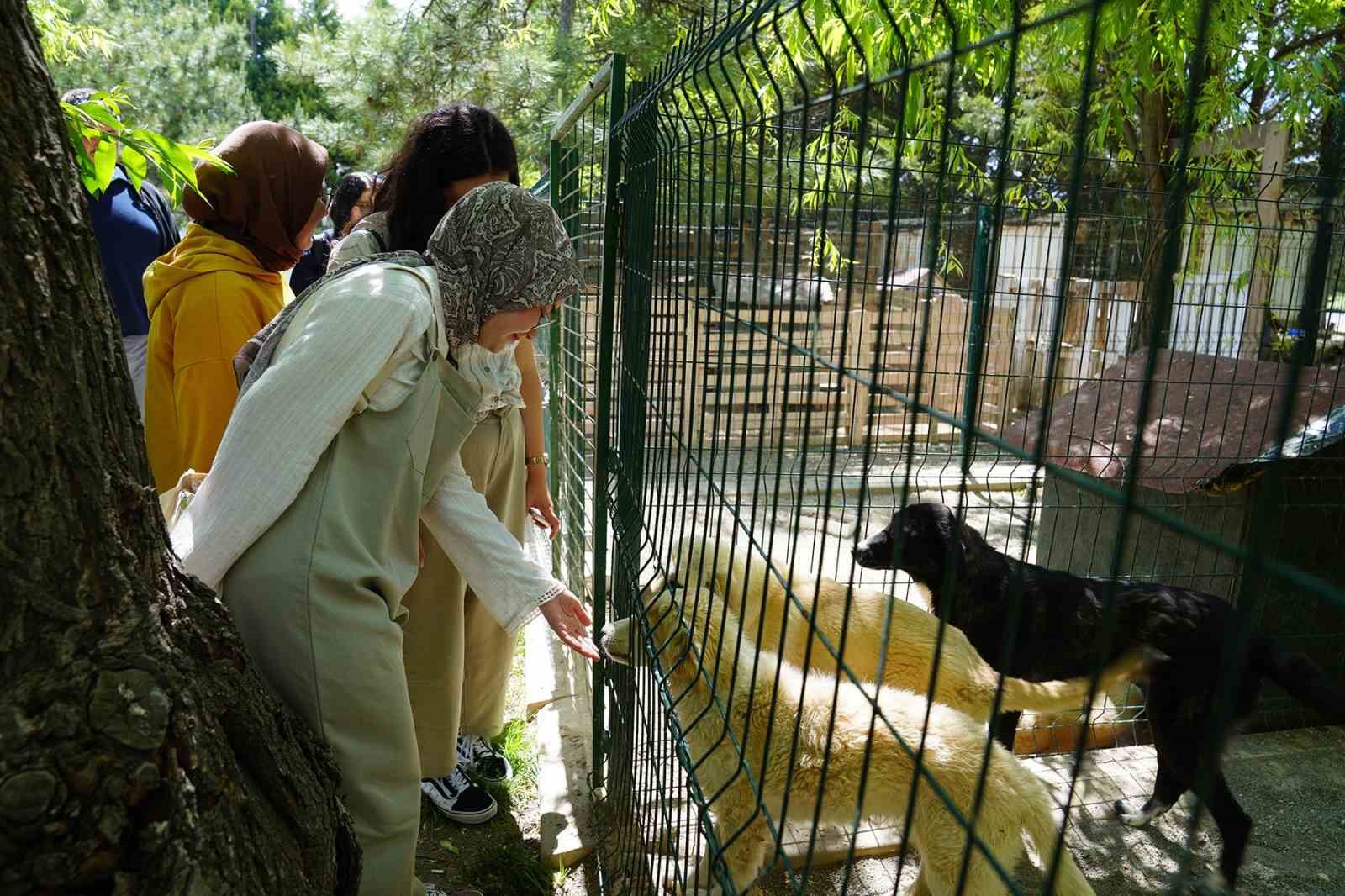universite-ogrencilerinden-dogal-yasam-merkezine-ziyaret