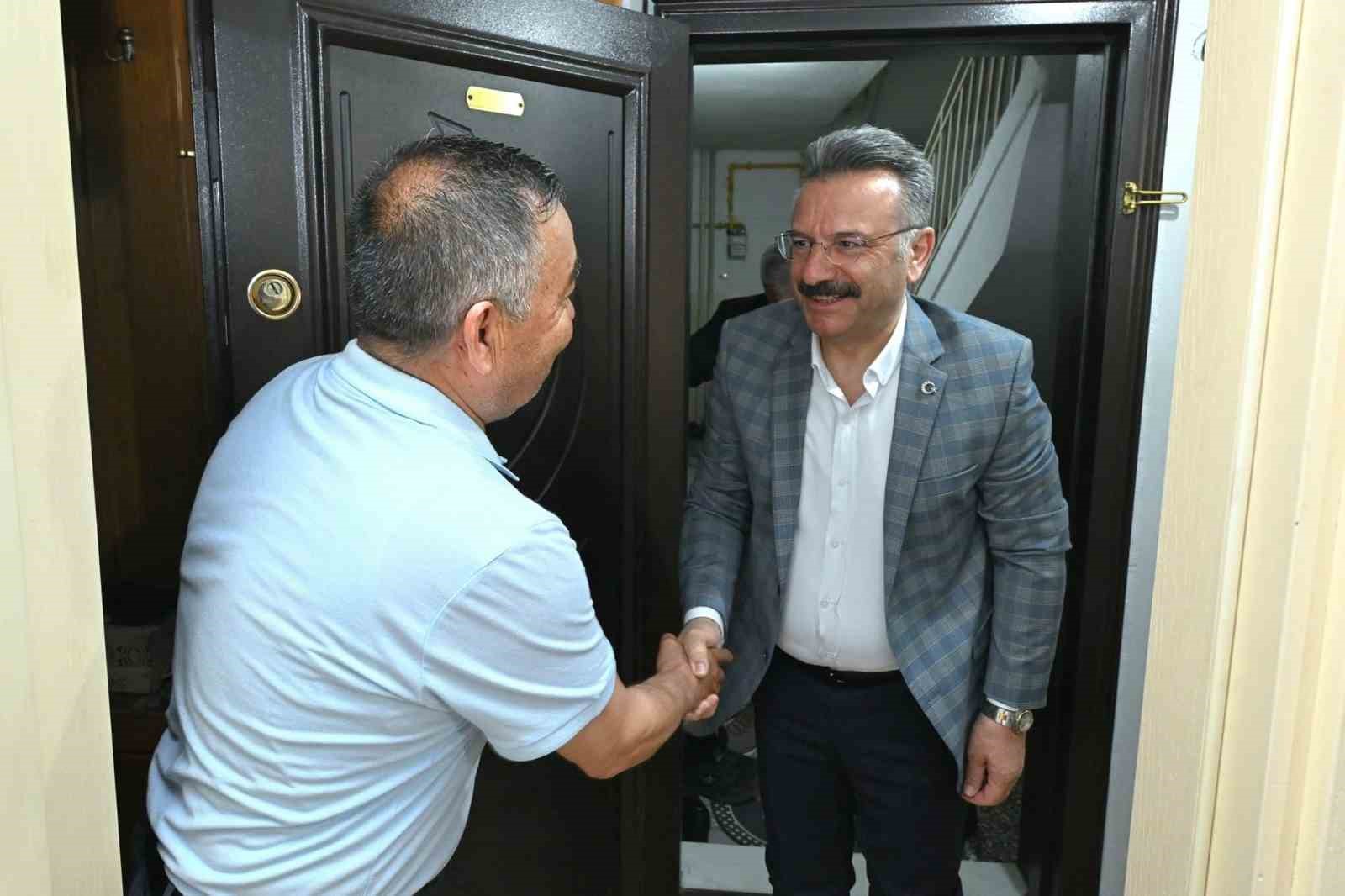 vali-aksoydan-anneler-gununde-sehit-annesine-ziyaret