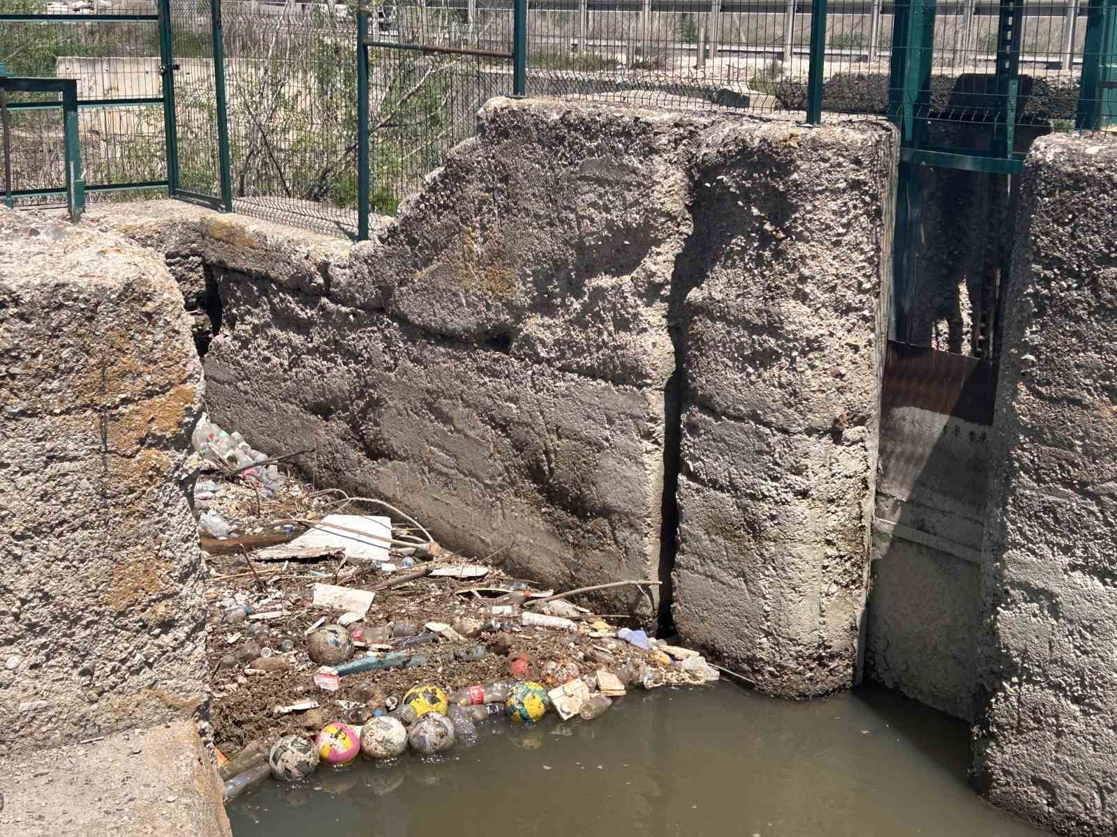 yesiltepedeki-sulama-kanali-guvenlik-onlemlerinin-yetersizligiyle-dikkat-cekiyor