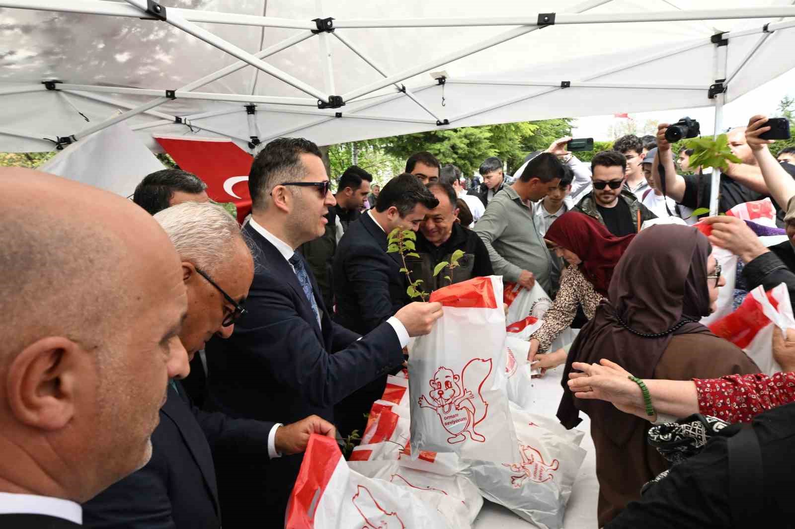 yunus-emreyi-anma-etkinligi-duzenlendi
