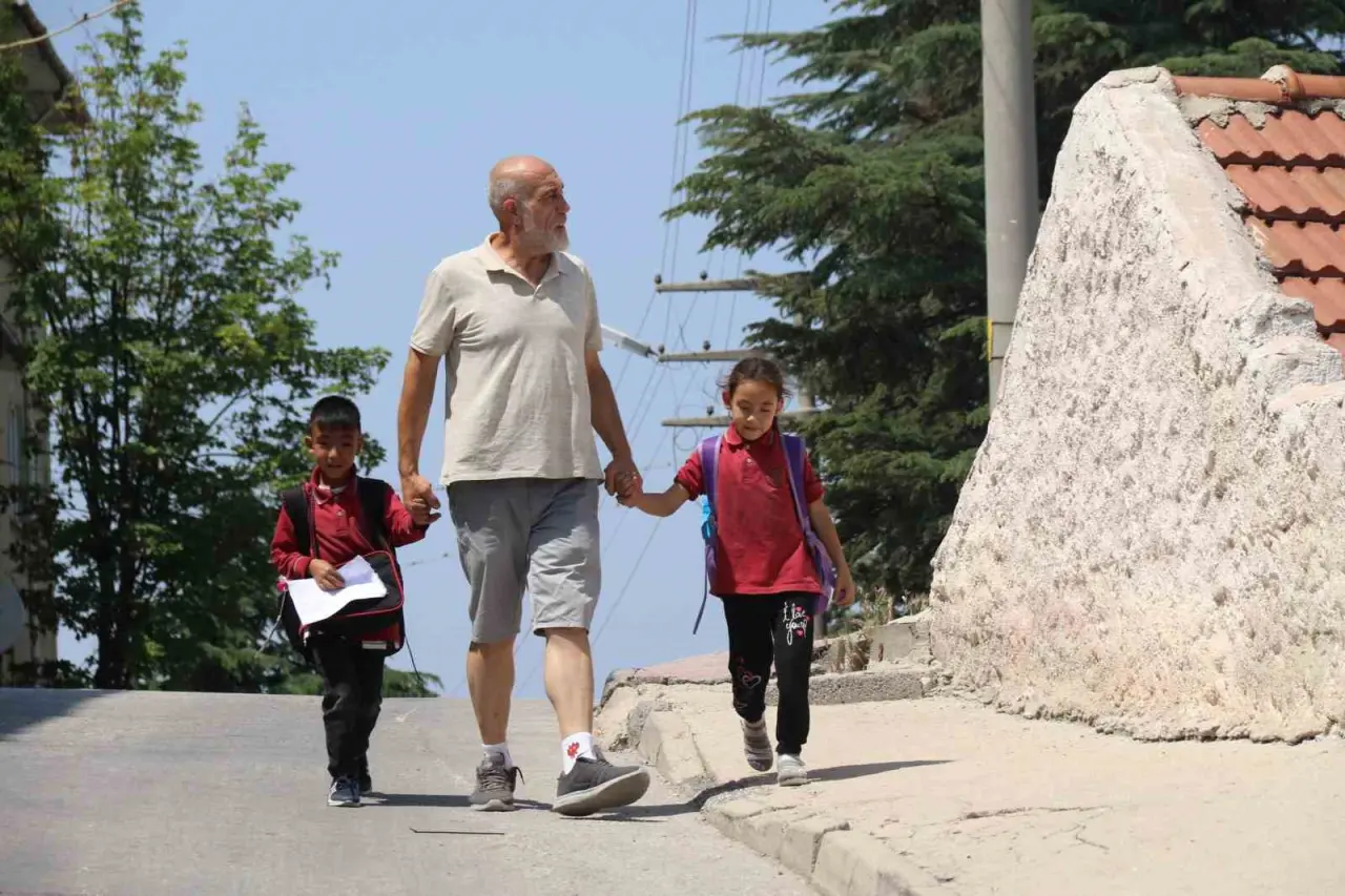 oglunun-annem-neden-gelmiyor-sorusuna-yutkunarak-gelecek-diyor
